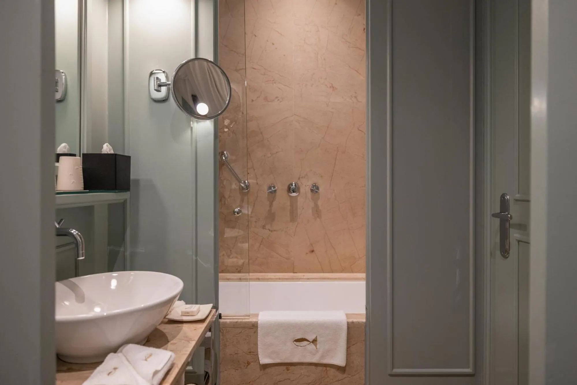 Bathroom in Bairro Alto Hotel