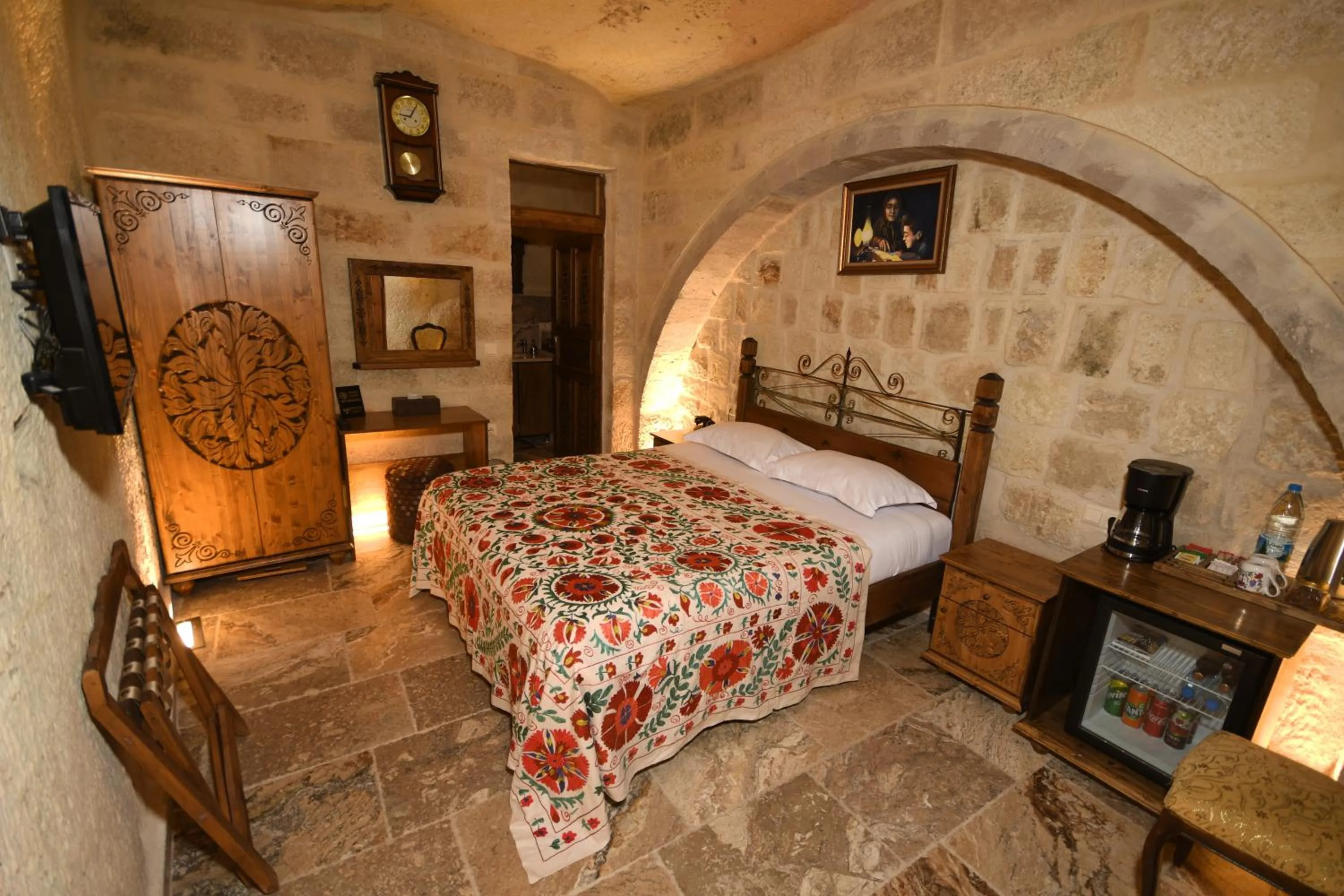 Photo of the whole room, Bed in NOSTALJİ CAVE SUİT HOTEL