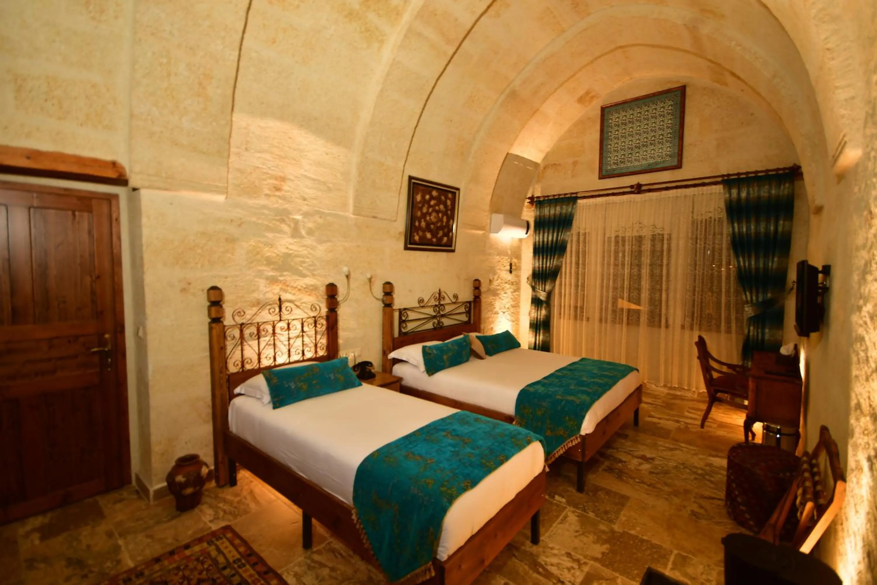 Photo of the whole room, Bed in NOSTALJİ CAVE SUİT HOTEL