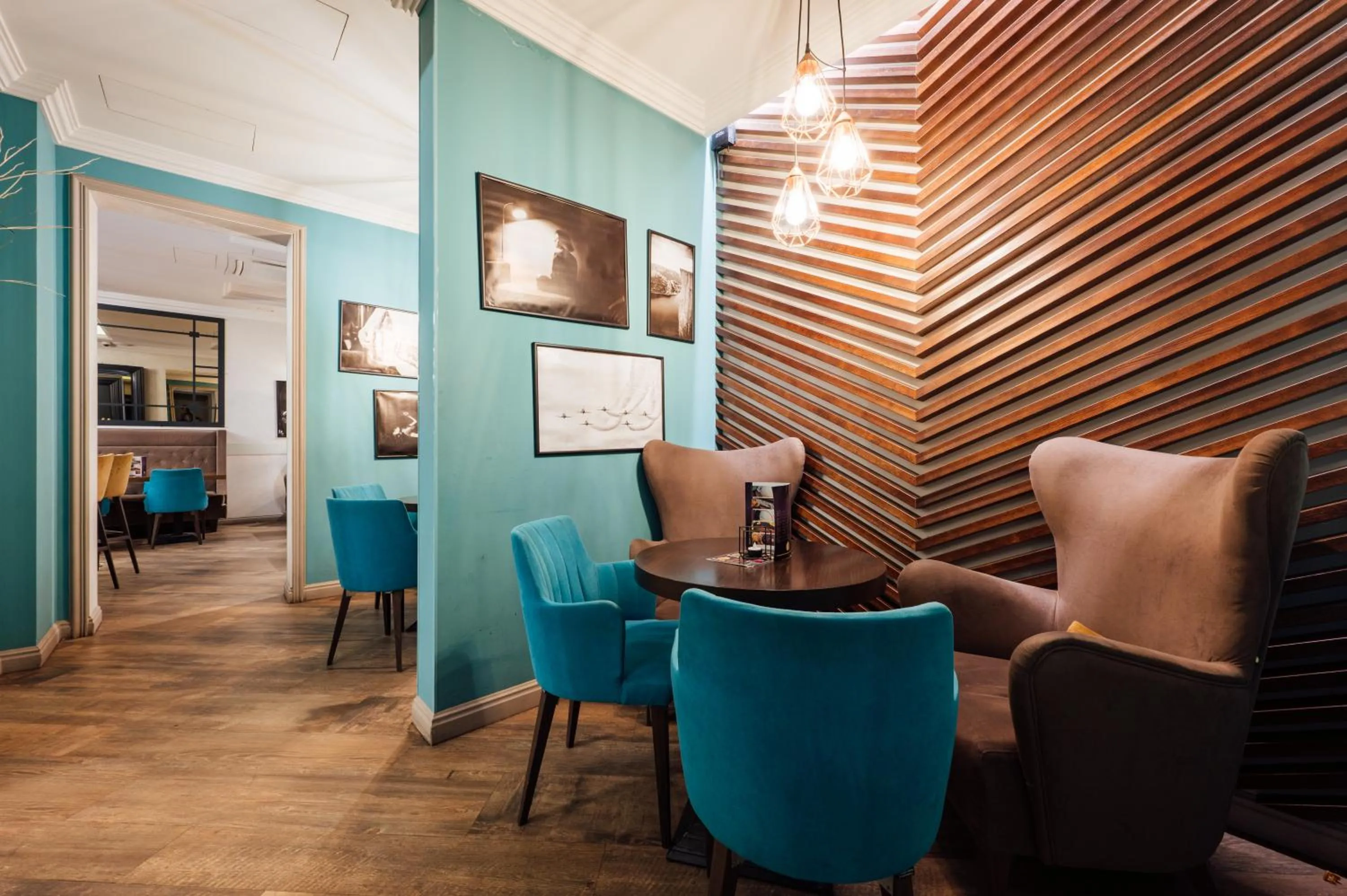 Restaurant/places to eat in L`Art Hotel Carei