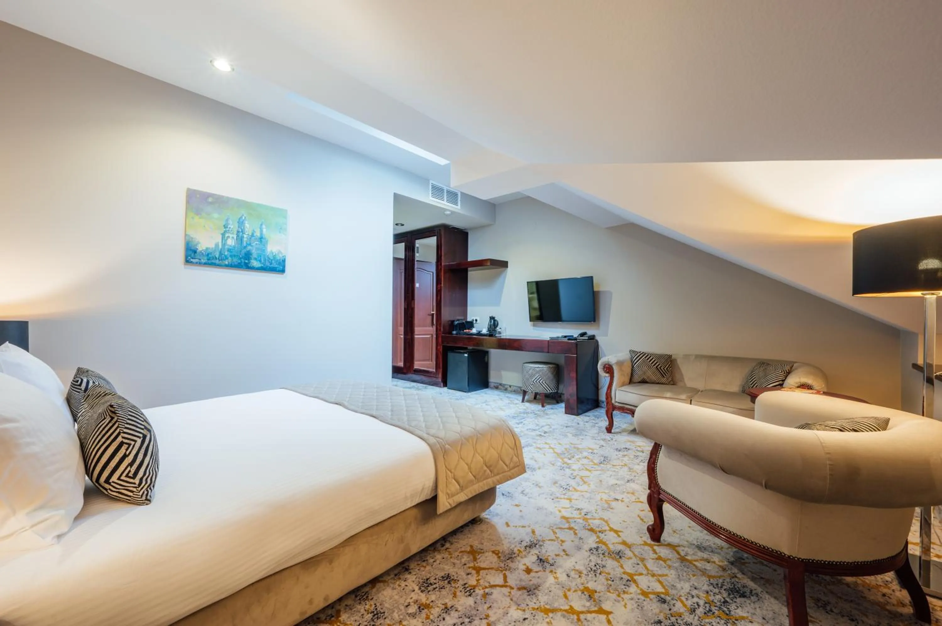 Bed in L`Art Hotel Carei