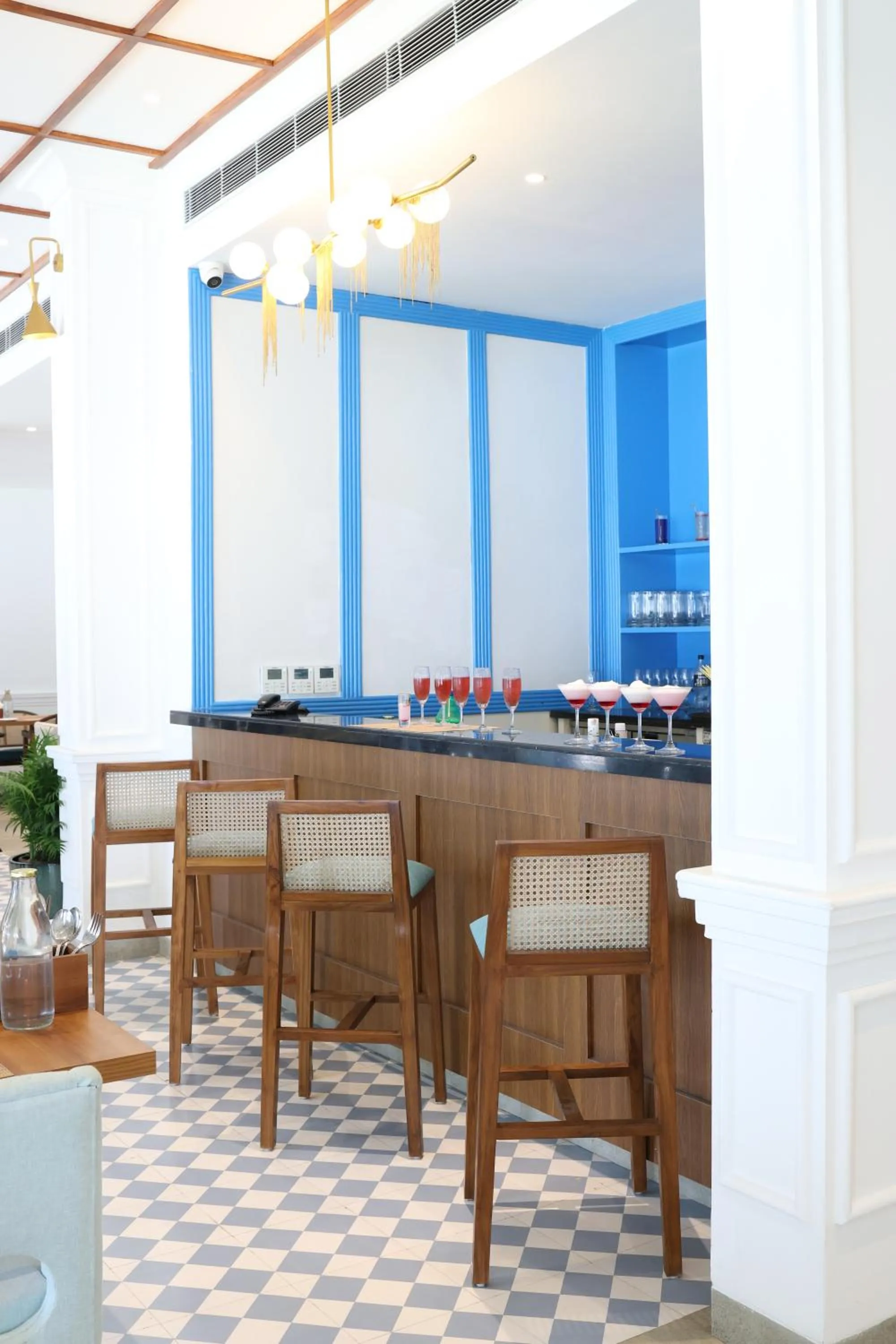 Lounge or bar in Ramada by Wyndham Goa Arpora