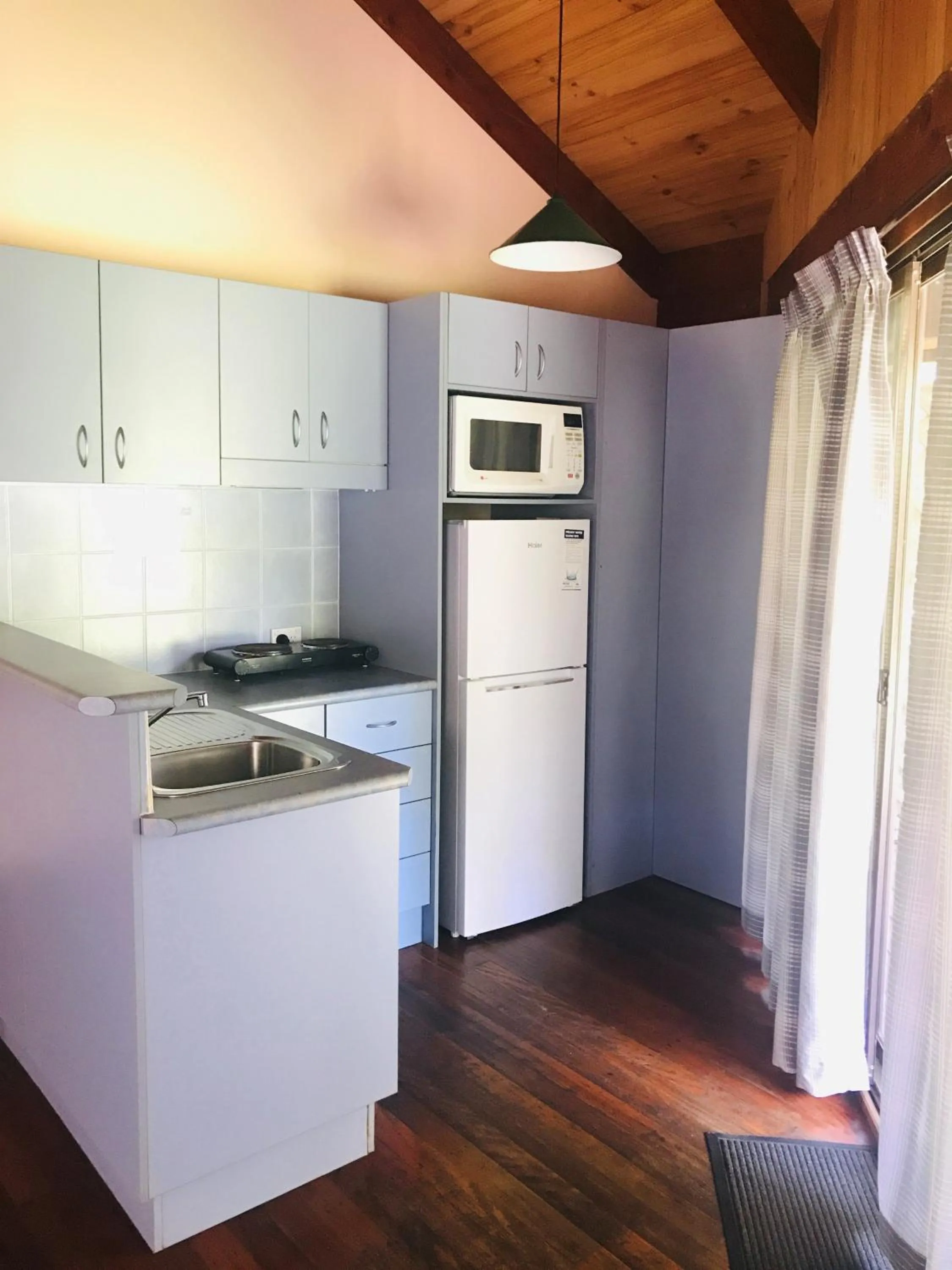 Kitchen or kitchenette in Lighthouse Beach Holiday Village