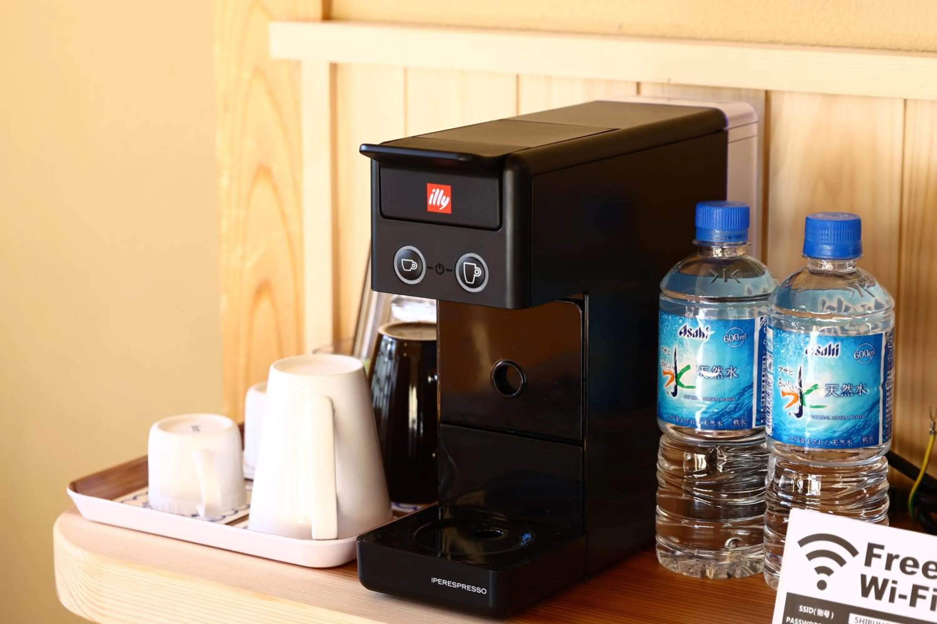 Coffee/tea facilities in Shibu Hotel