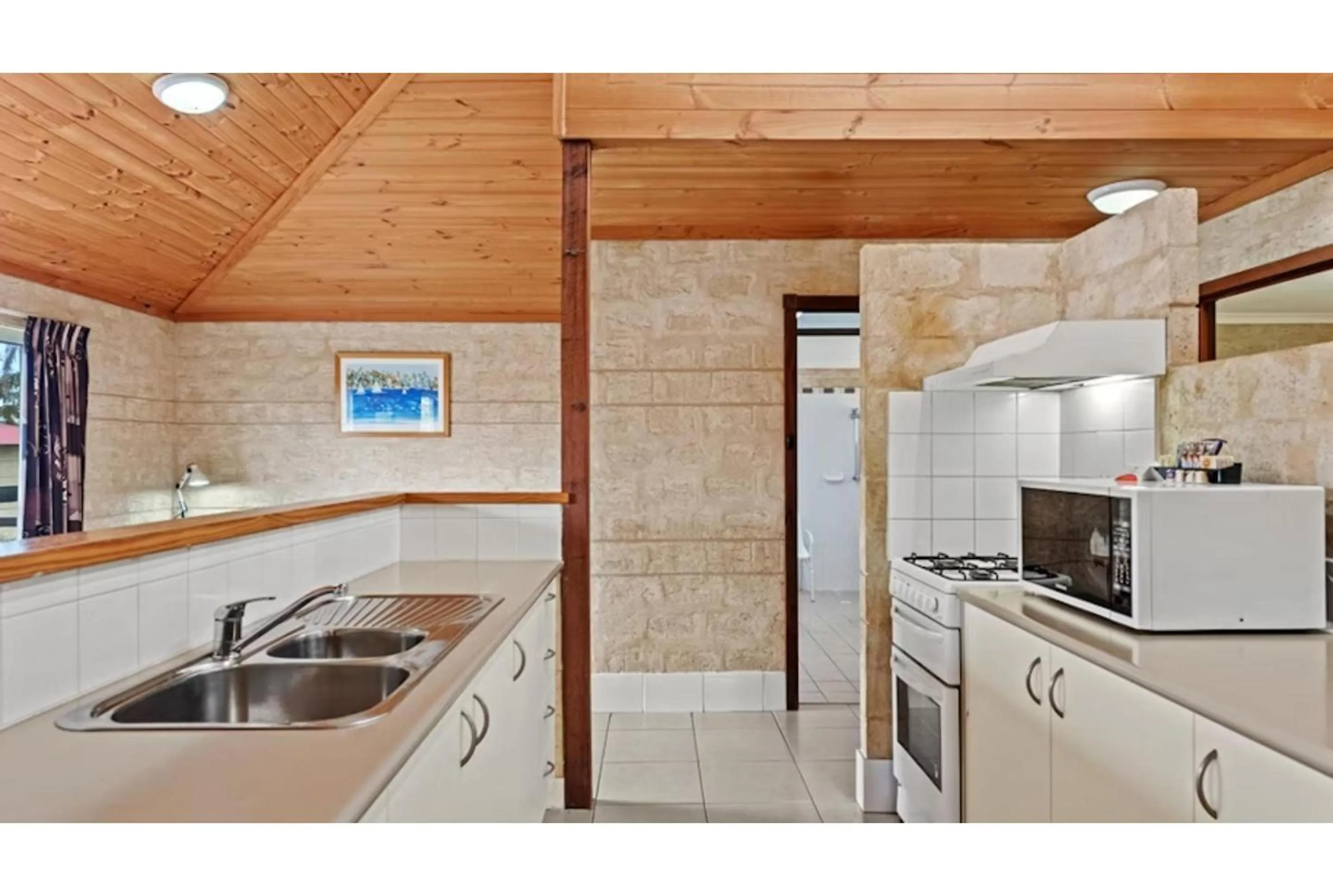 kitchen in Discovery Parks - Bunbury Foreshore