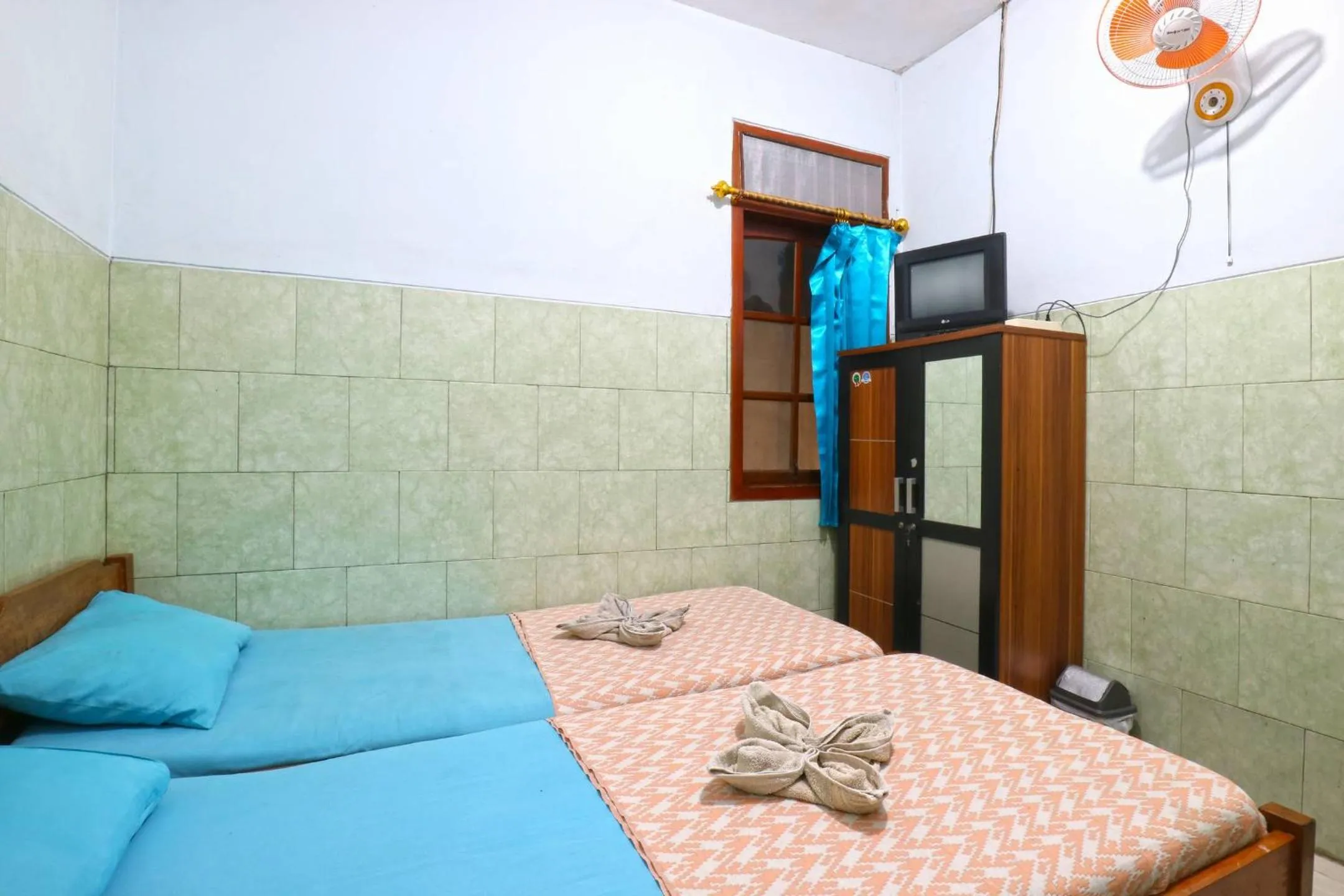 Bedroom, Bed in Hotel Setia Budi