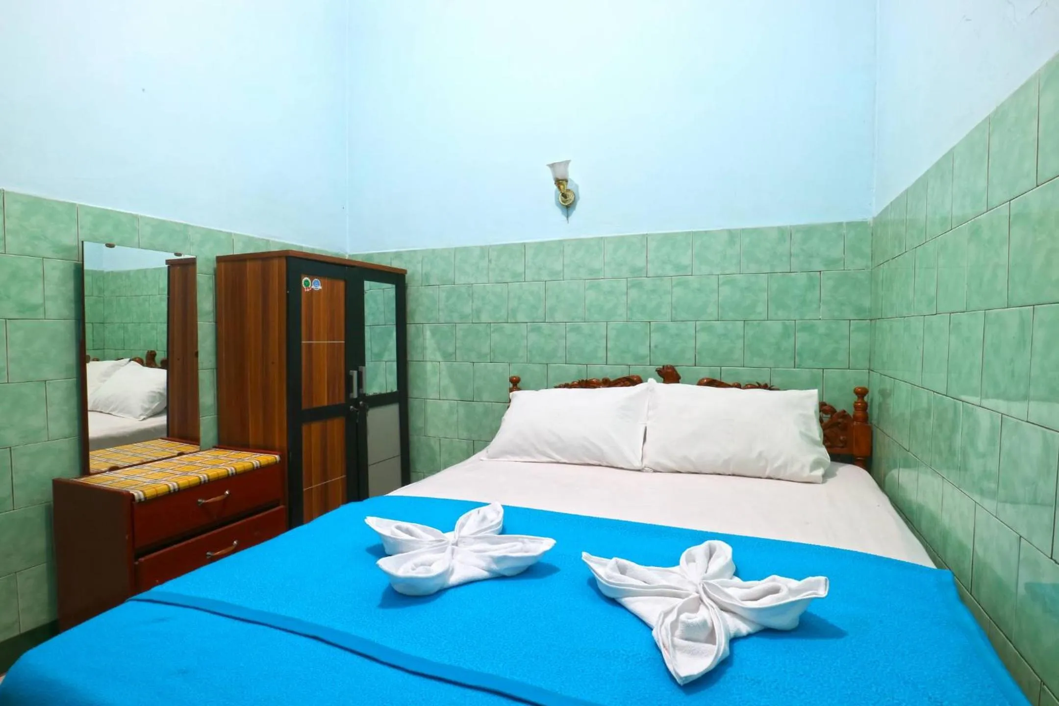 Bedroom, Bed in Hotel Setia Budi