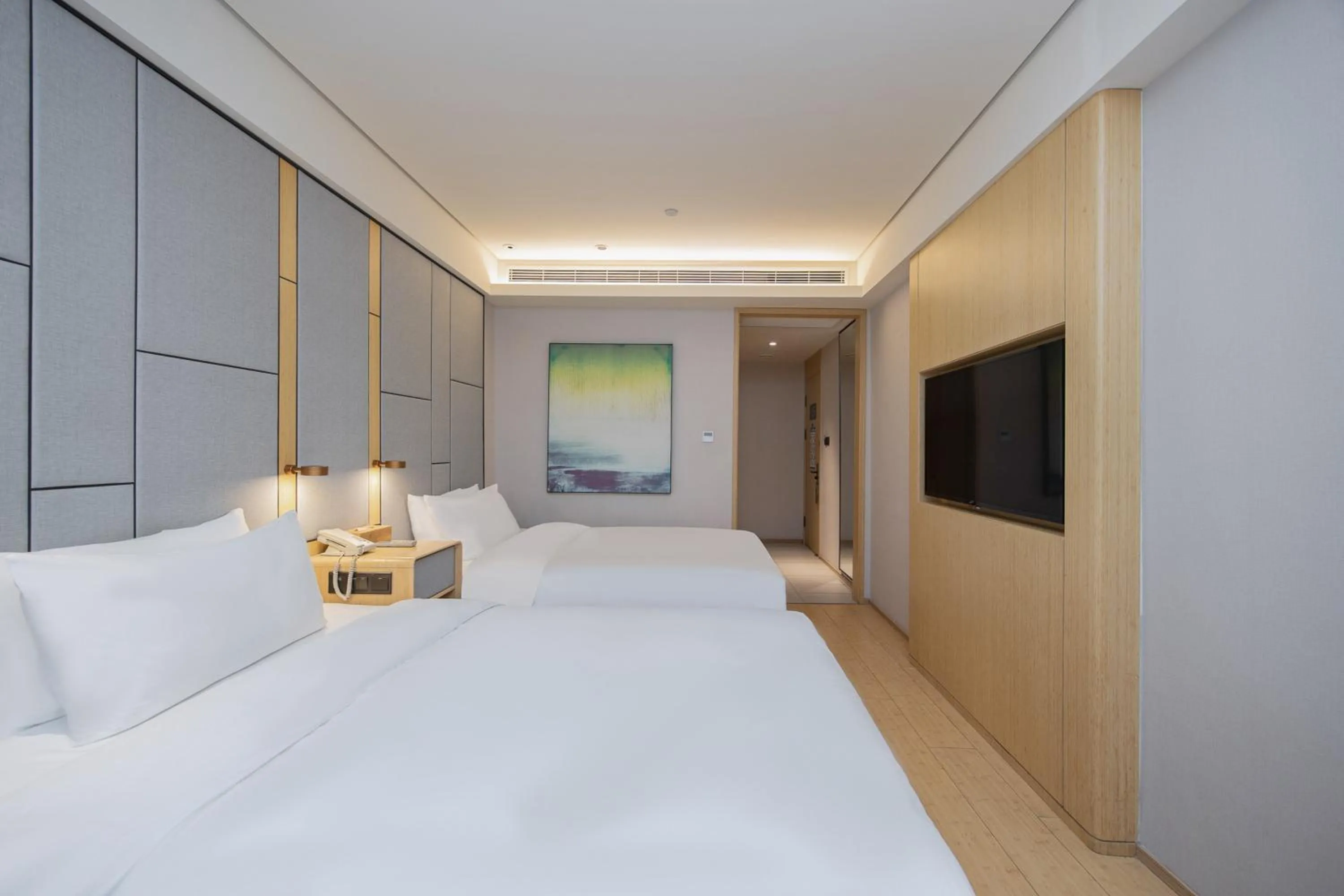 Photo of the whole room, Bed in JI Hotel Nanjing Ming Palace