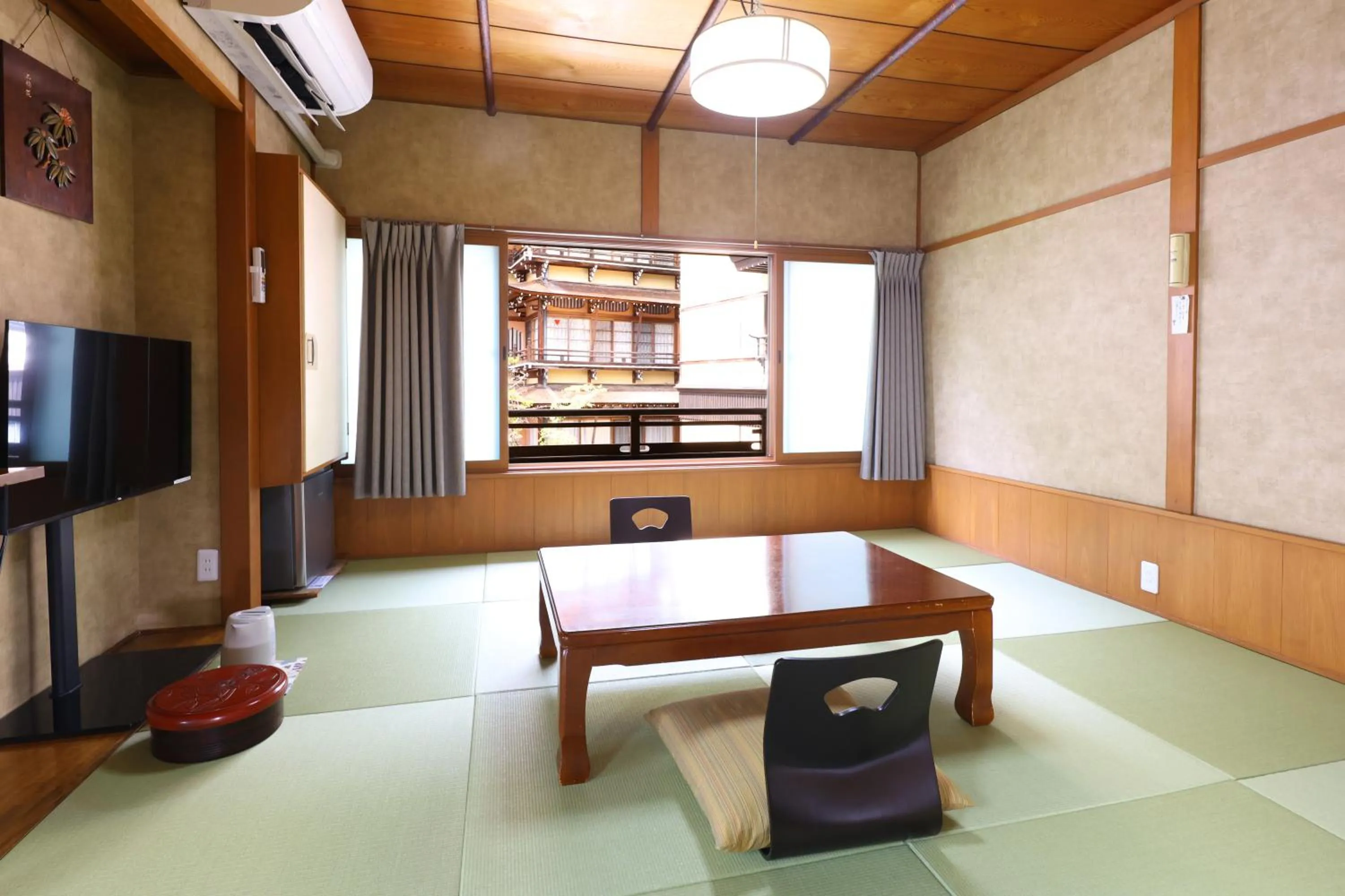 Photo of the whole room in Ikariya Ryokan