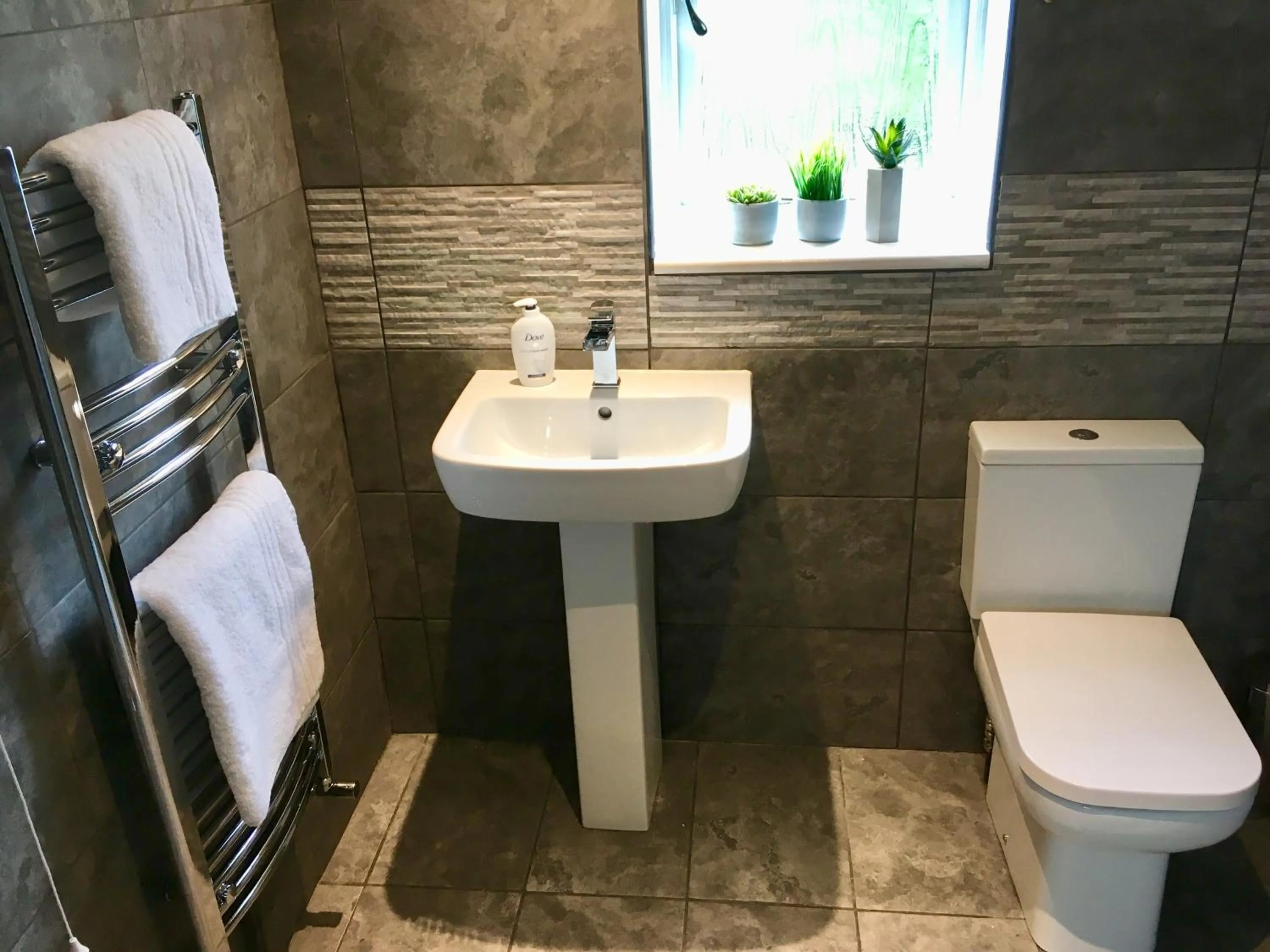 Toilet in The Sun B&B Rooms