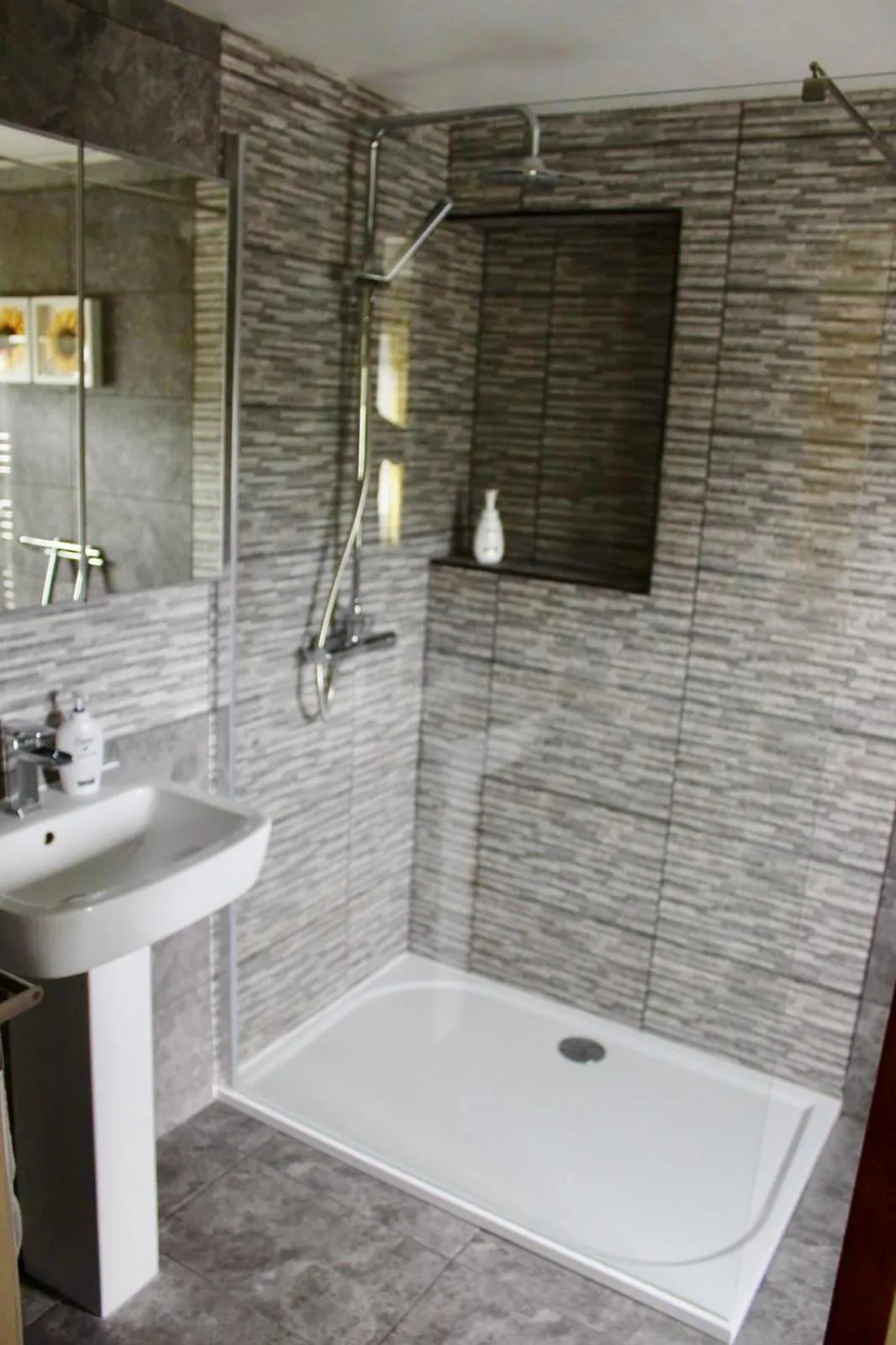 Shower in The Sun B&B Rooms