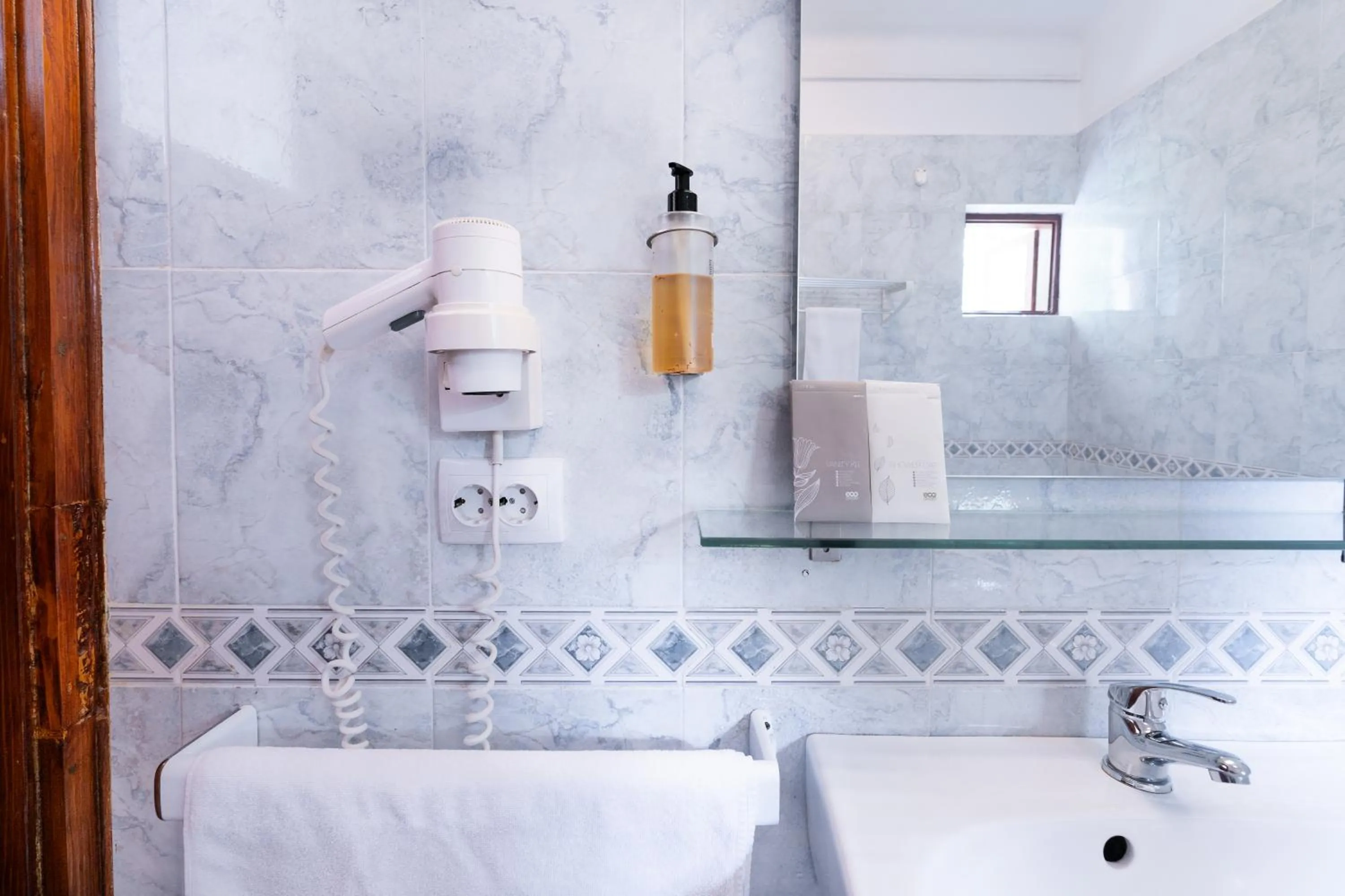 TV and multimedia in Vila Camelia