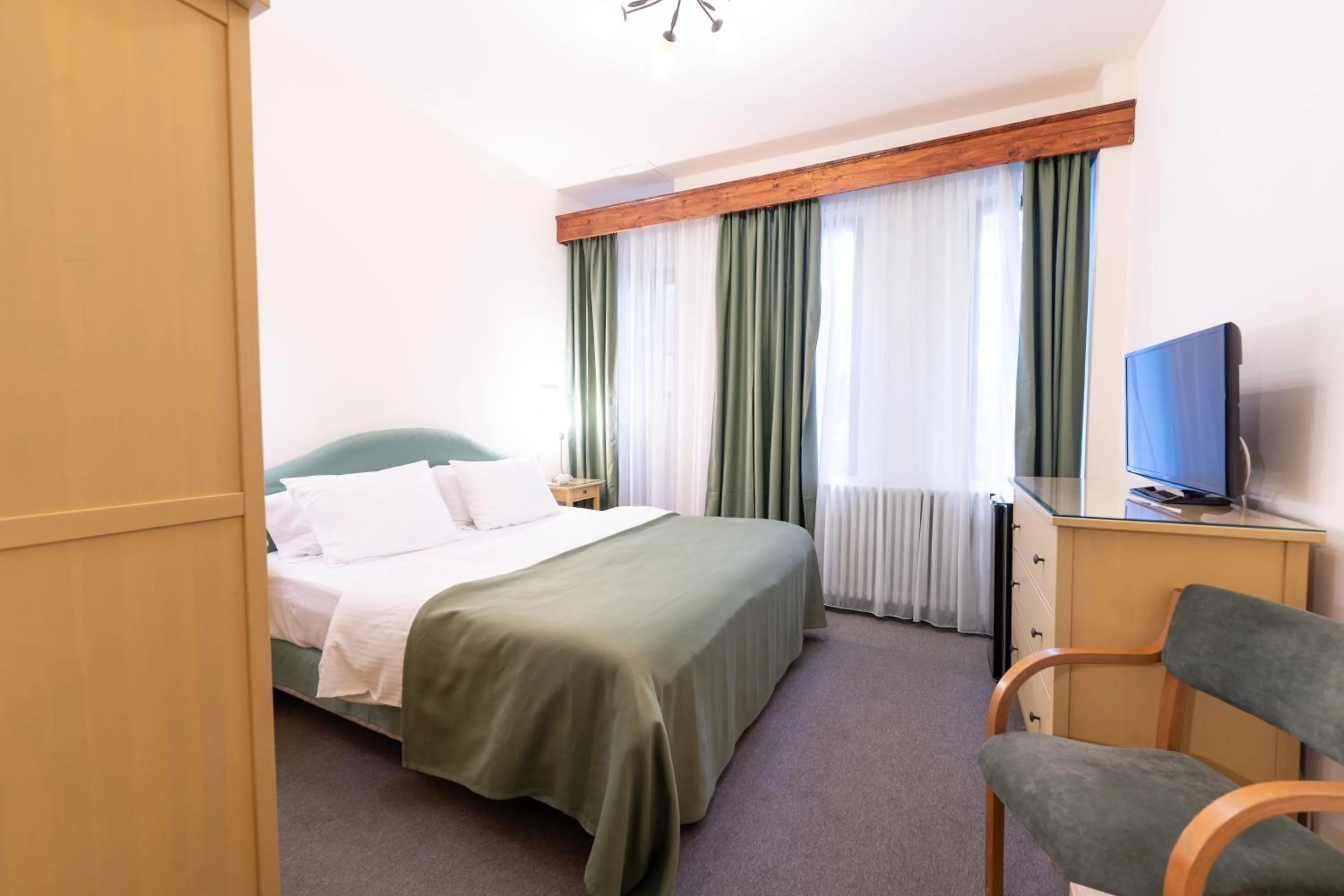 TV and multimedia, Bed in Vila Camelia