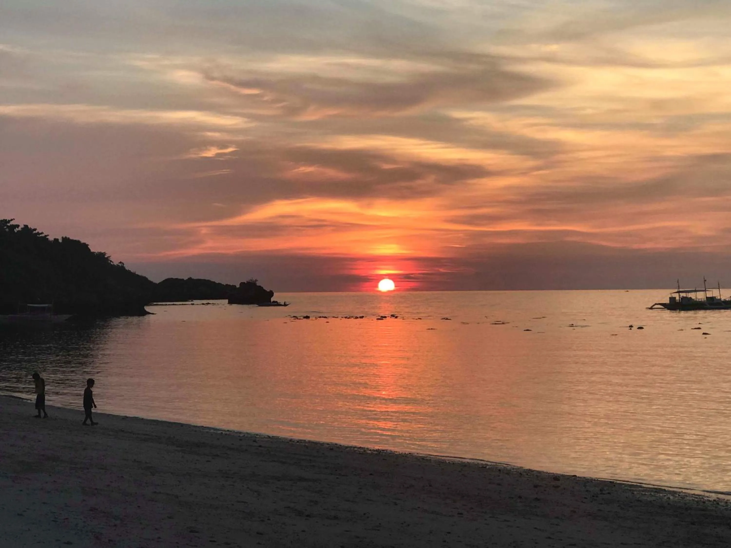 Summer in Avila's Horizon Dive Resort Malapascua