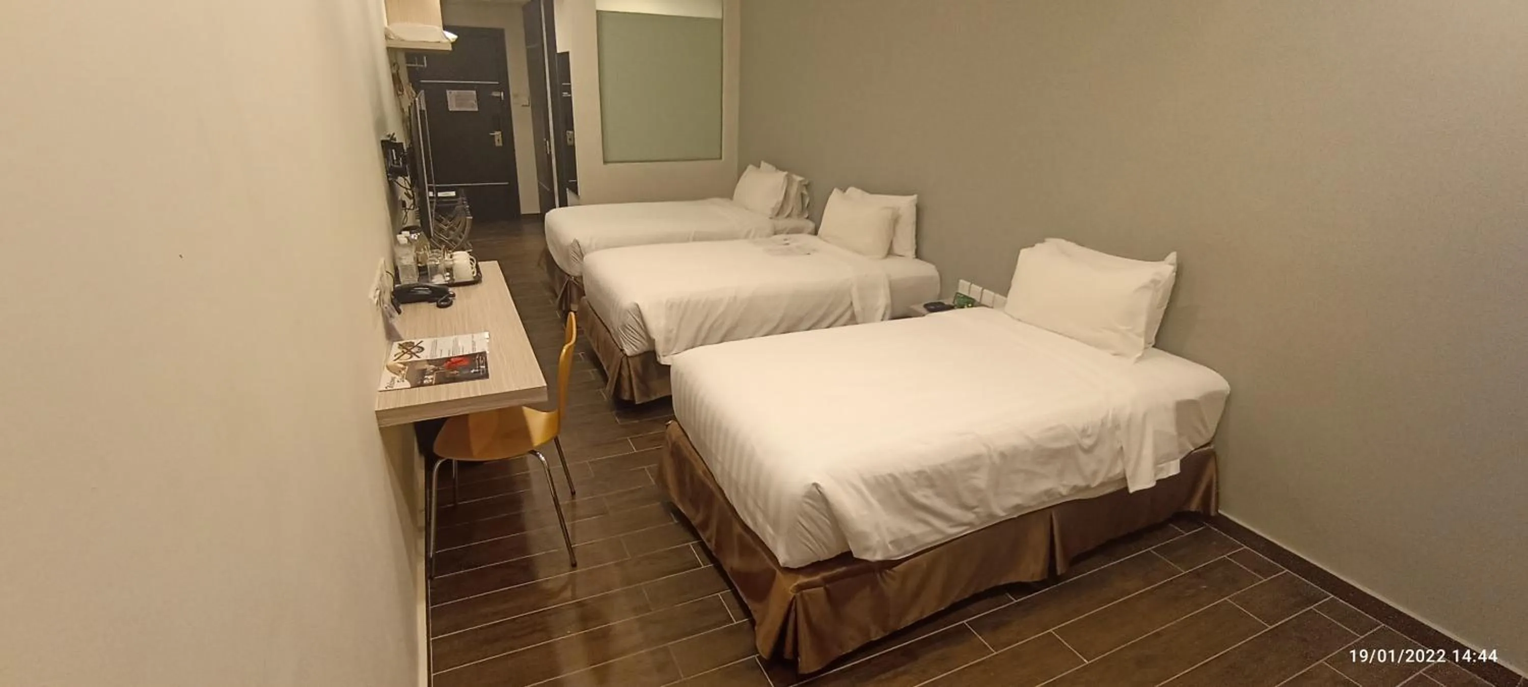 Photo of the whole room, Bed in The Klagan Hotel