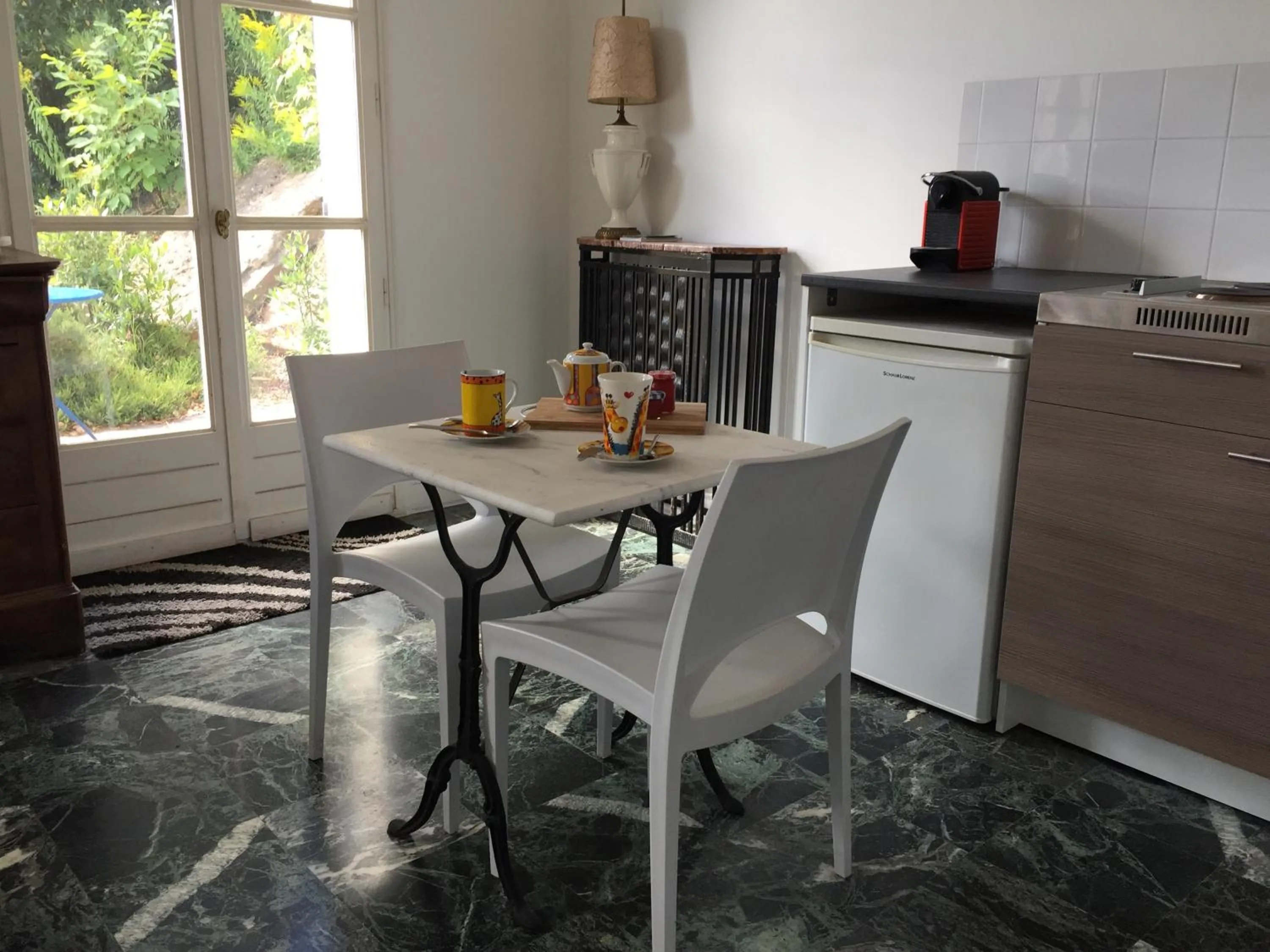 Kitchen or kitchenette in La maison du lac