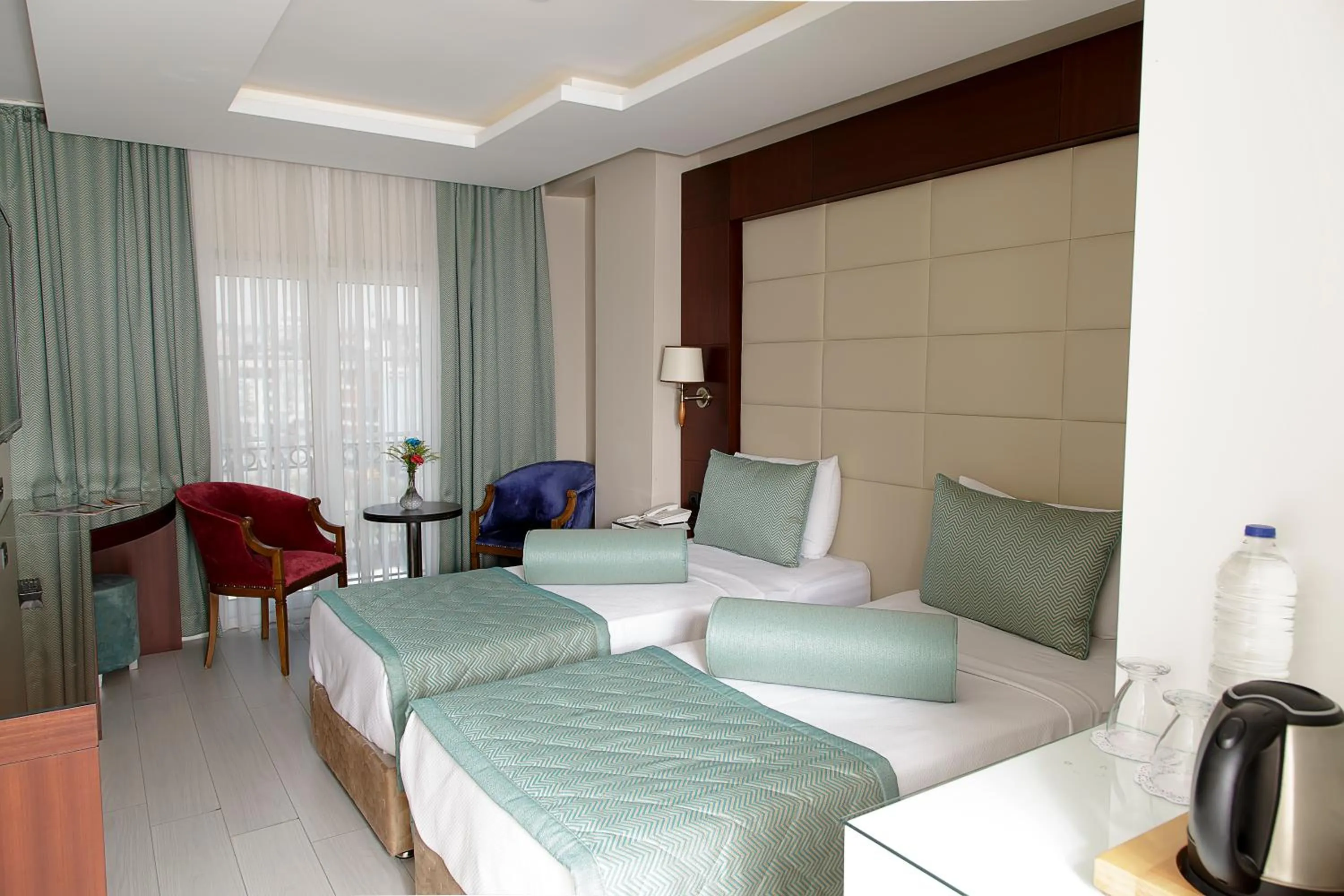 Photo of the whole room, Bed in Vatan Asur Hotel