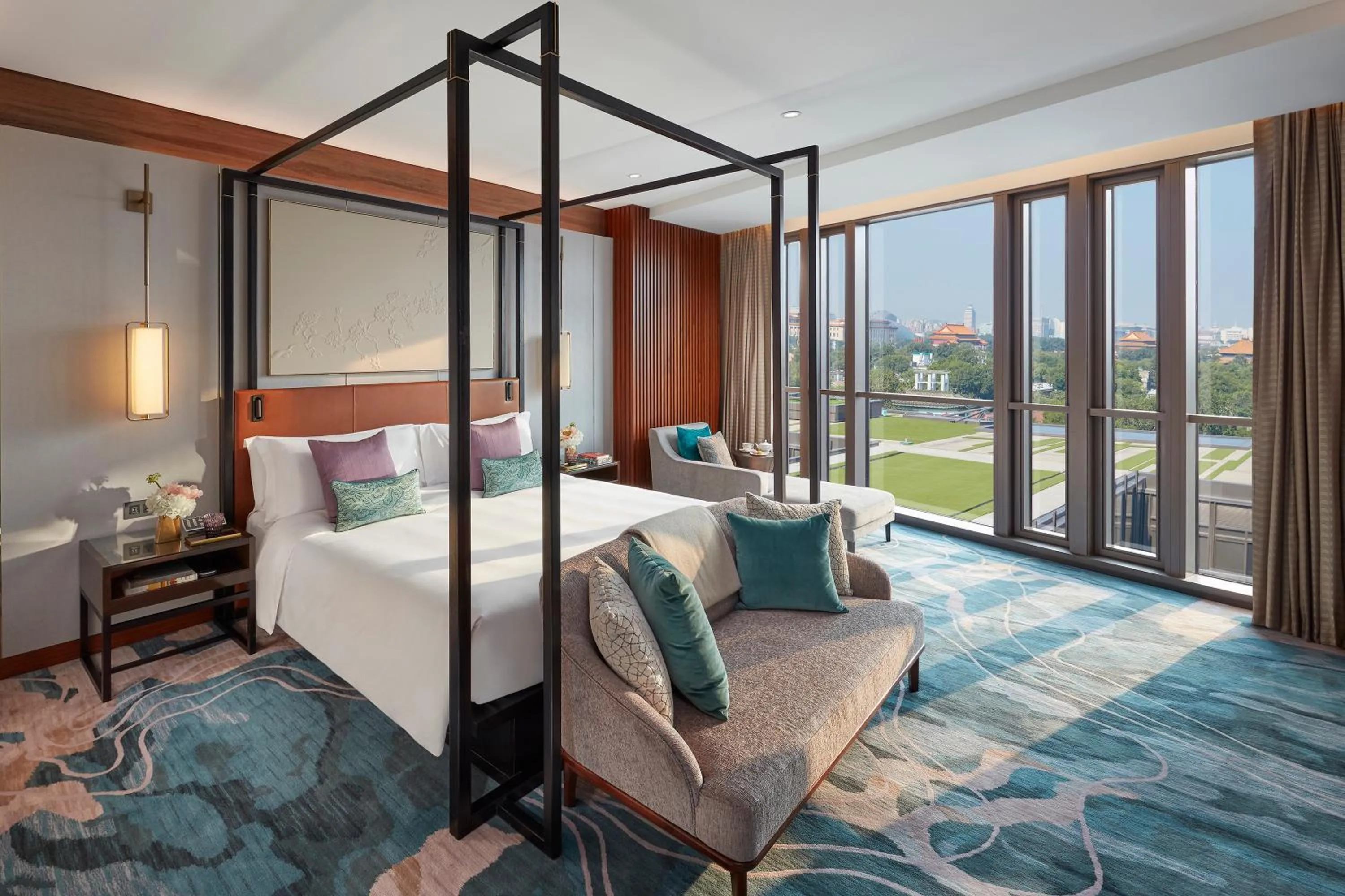 Bedroom, Bed in Mandarin Oriental Wangfujing, Beijing