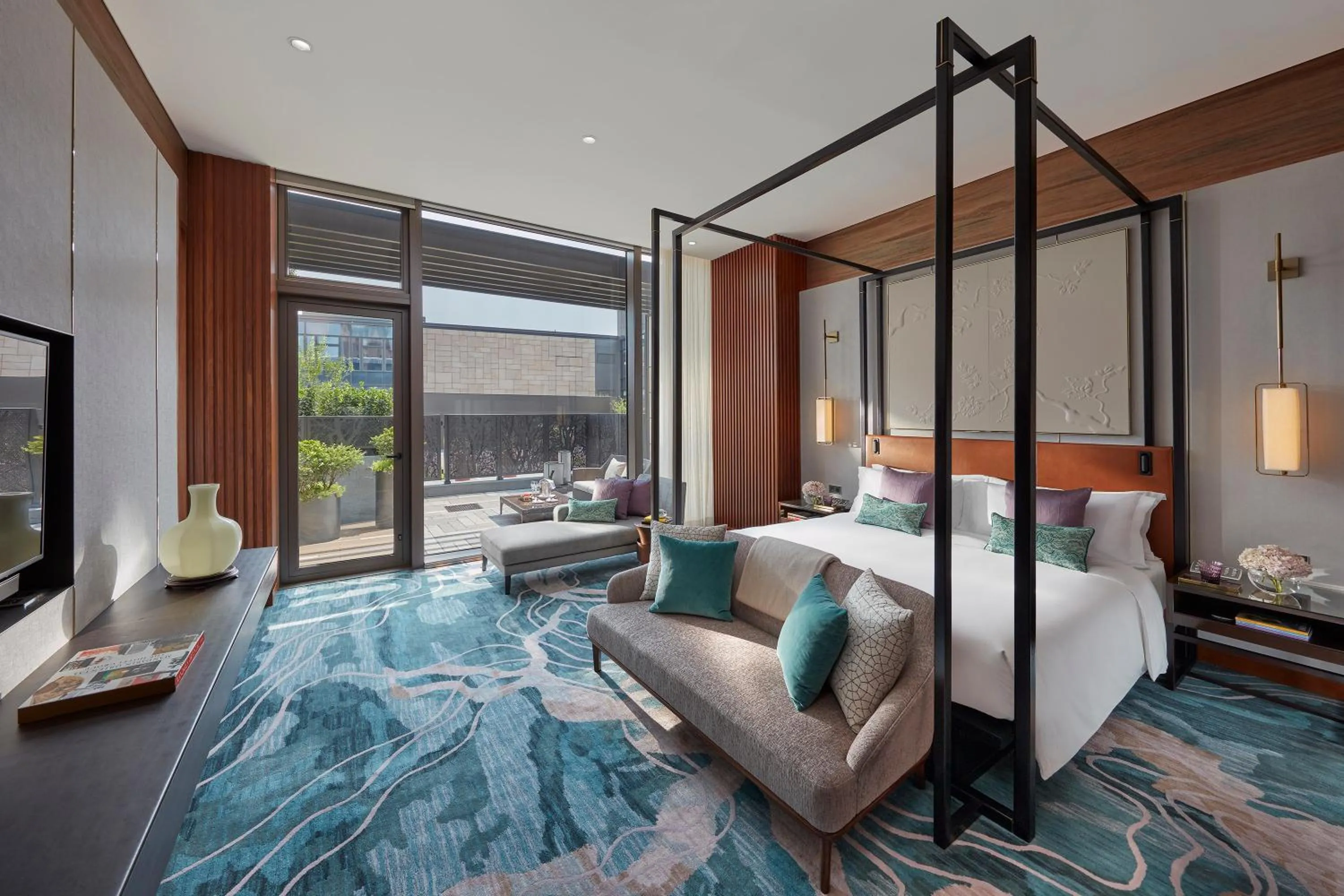 Living room, Bed in Mandarin Oriental Wangfujing, Beijing