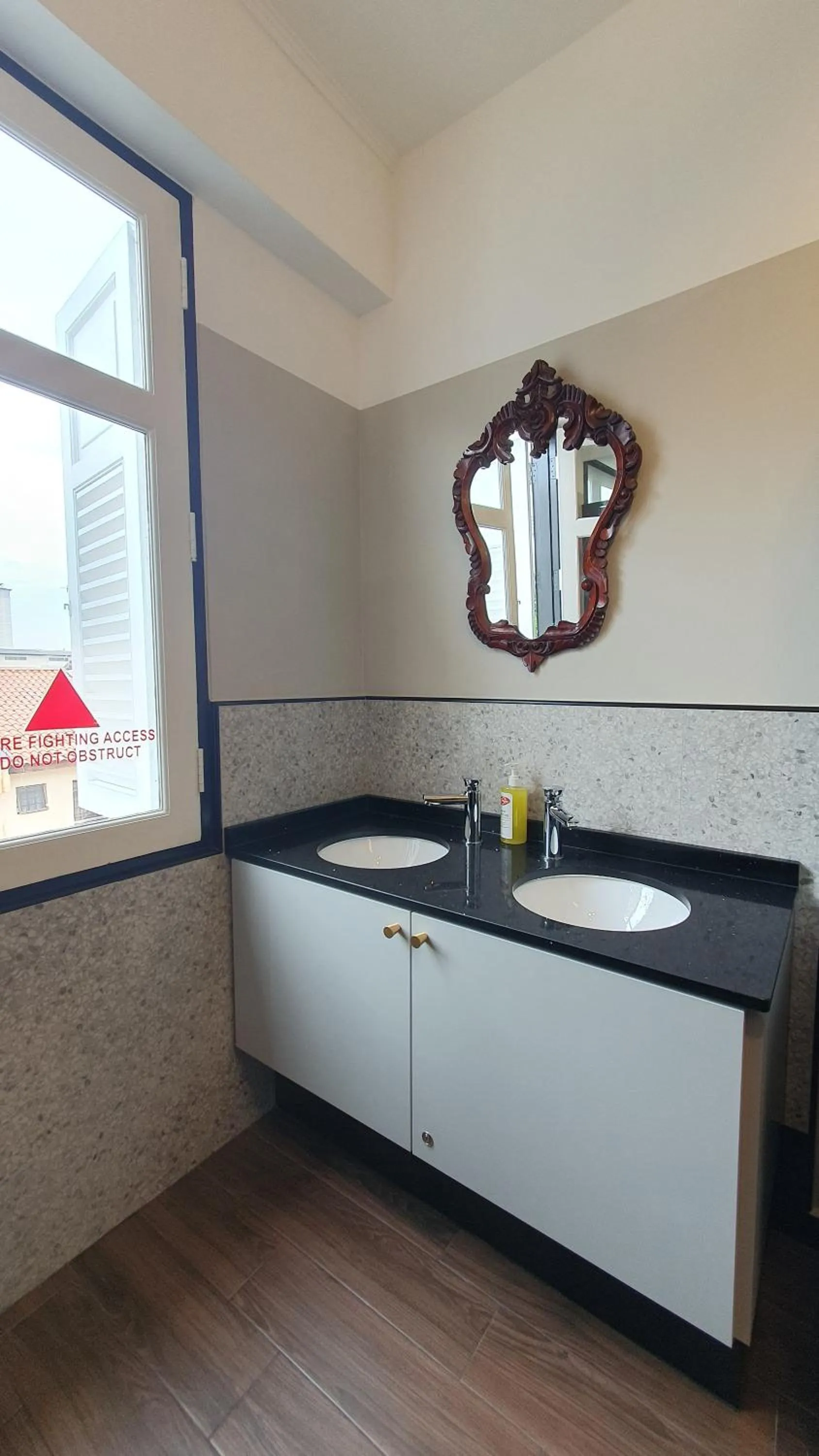 Shower in Betel Box Backpackers Hostel