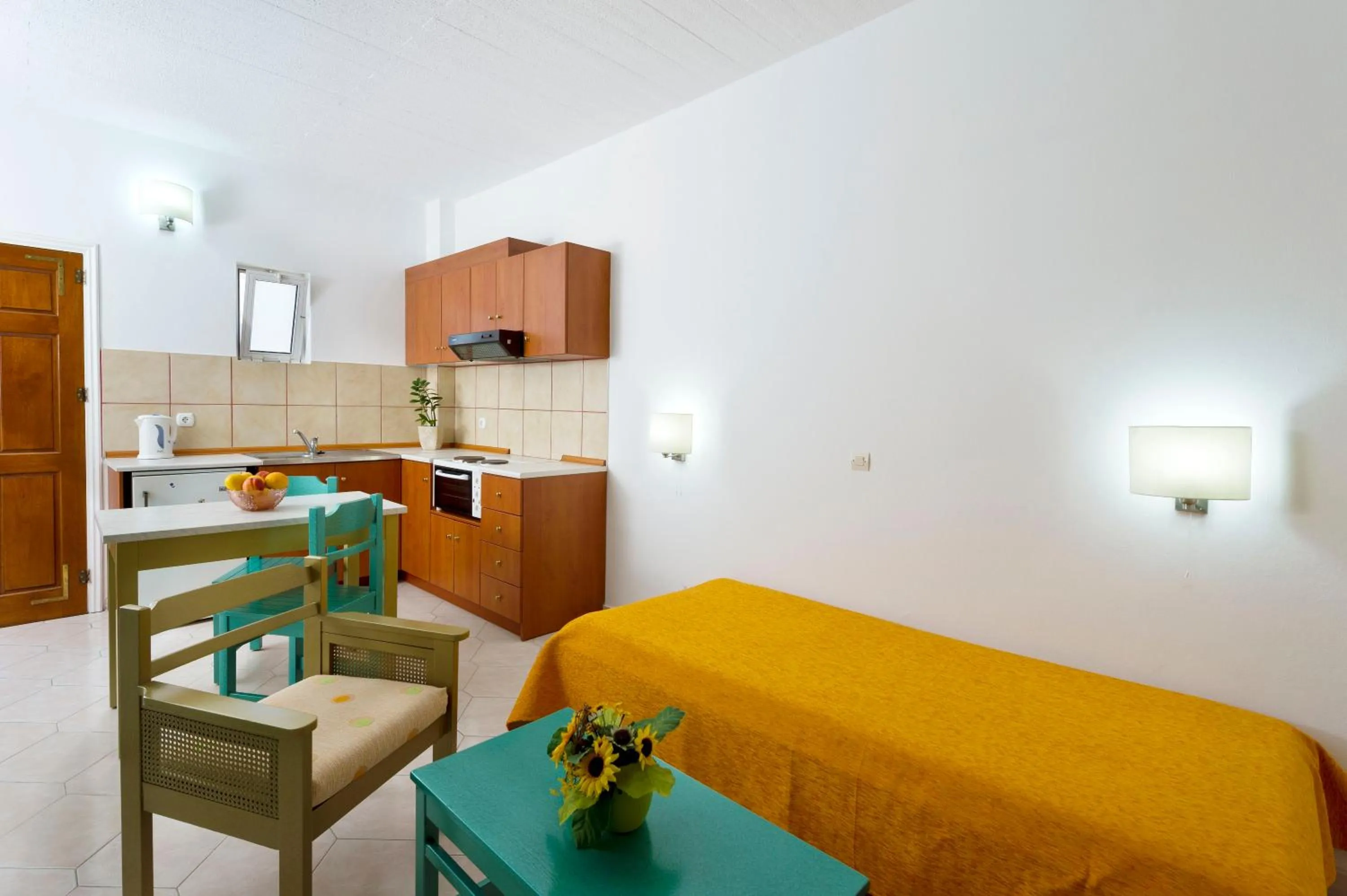 Coffee/tea facilities in Trianta Hotel Apartments