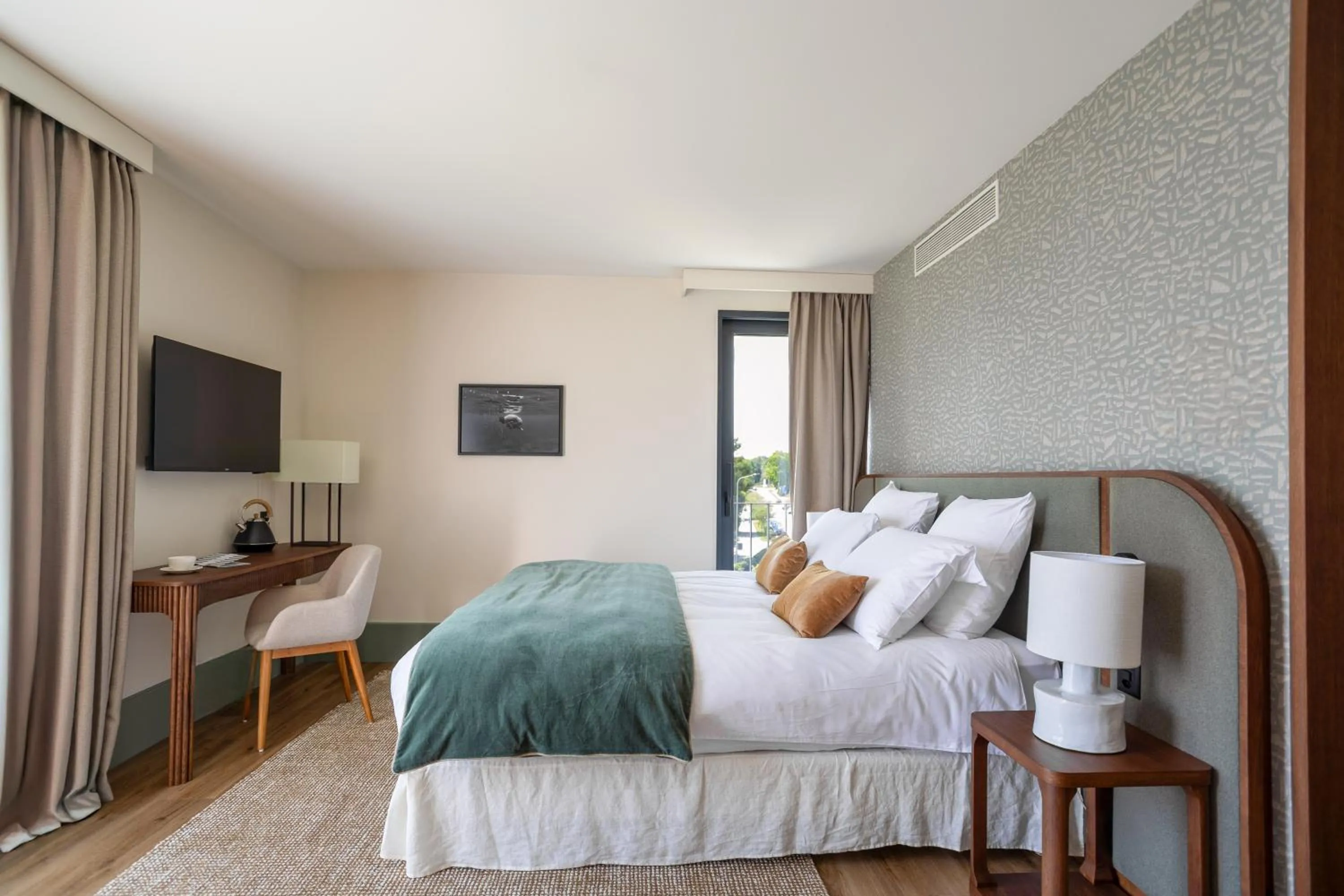 Bedroom, Bed in Maison du Lac Boutique Hôtel