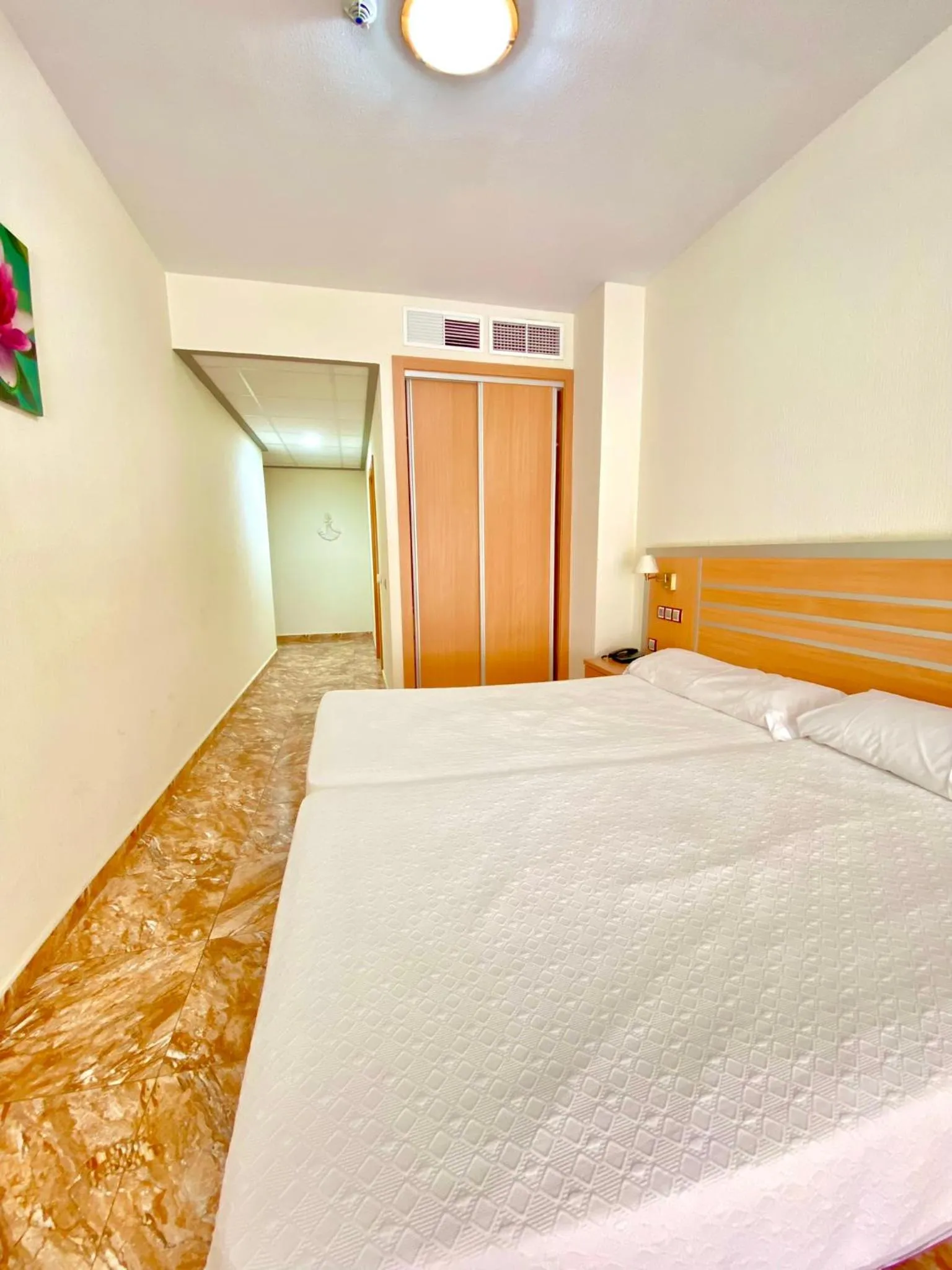 Photo of the whole room, Bed in Hotel La Familia