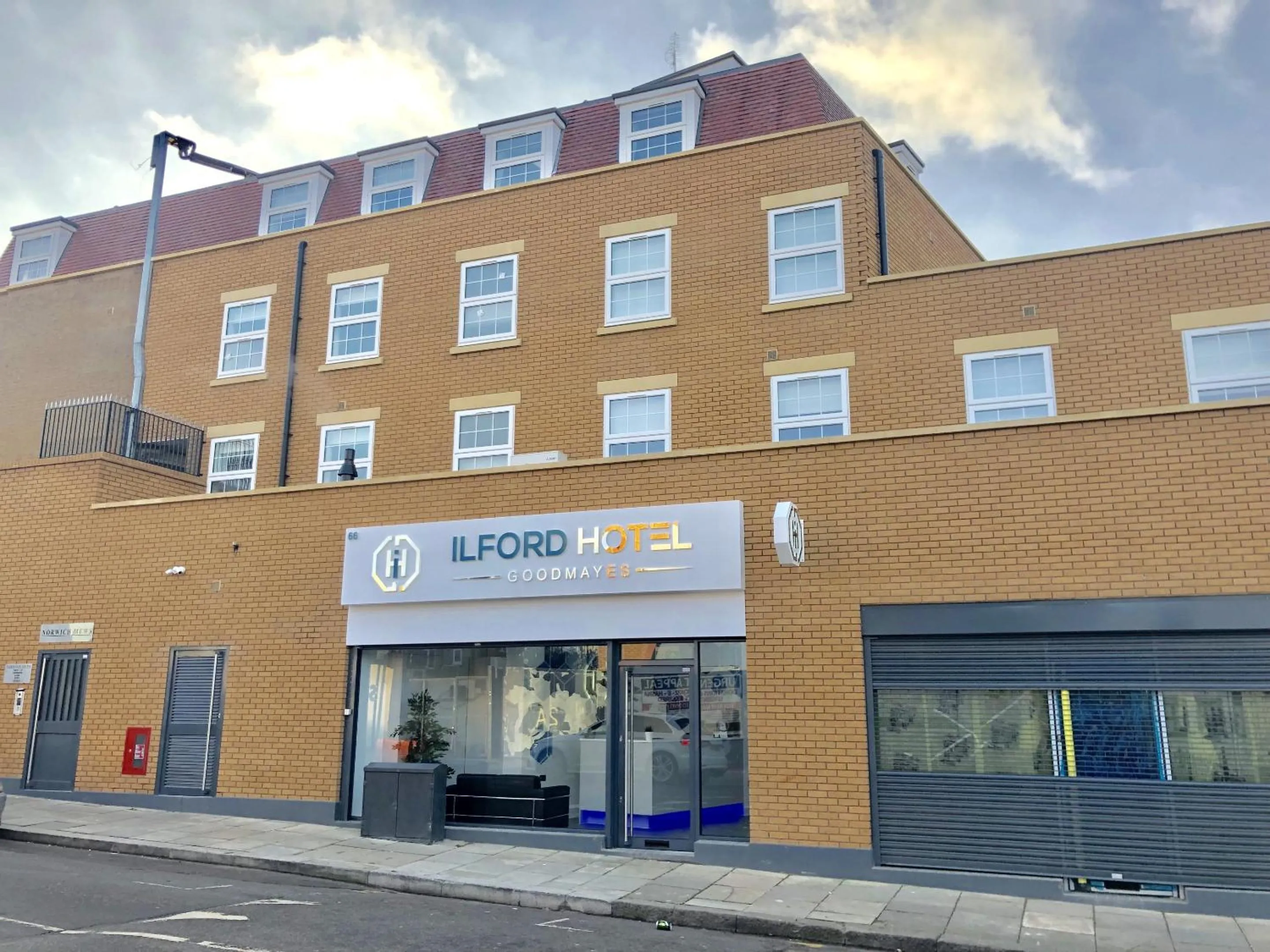Property building in Ilford Hotel Goodmayes
