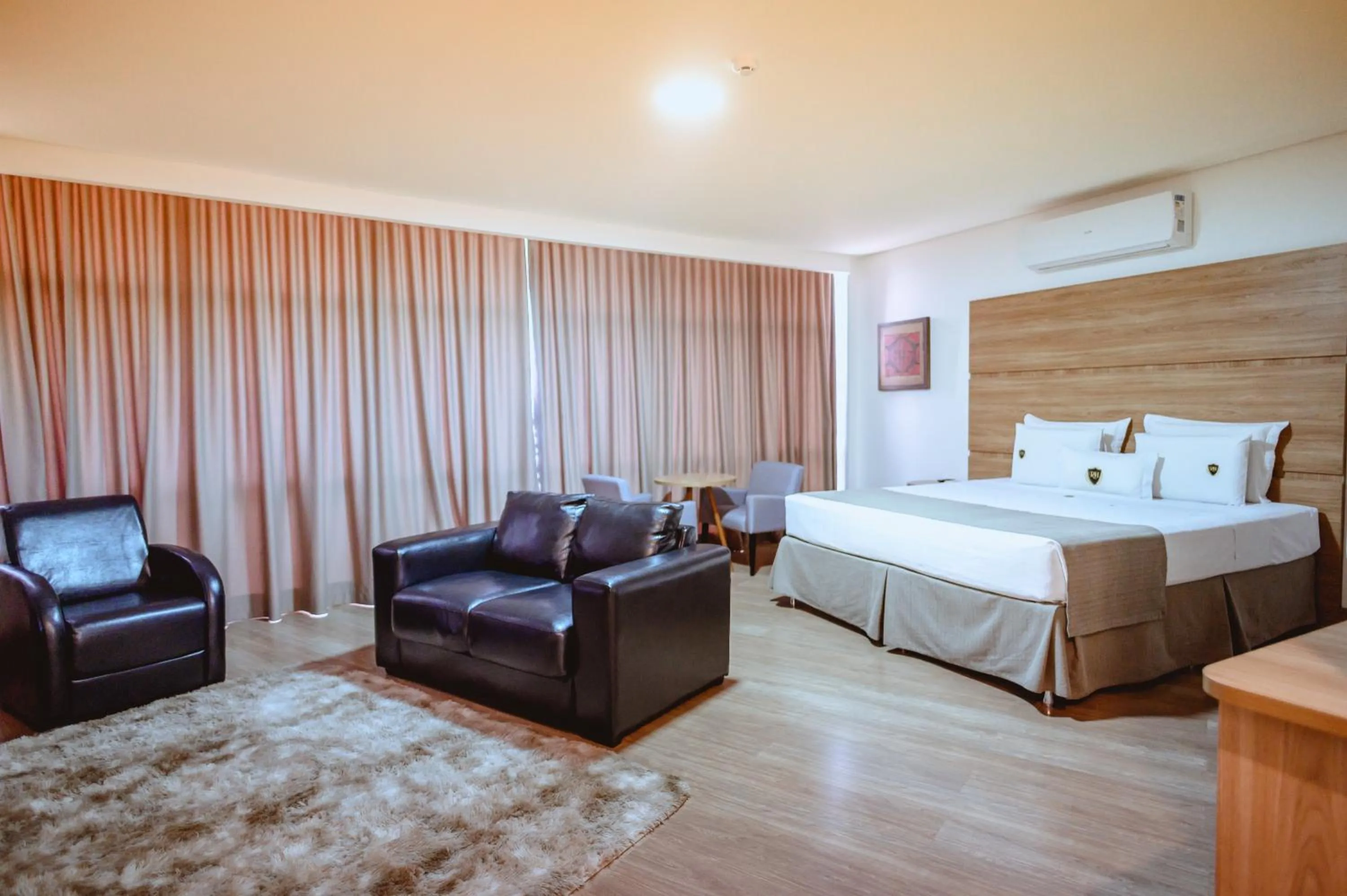 Bed in Riellis Center Hotel