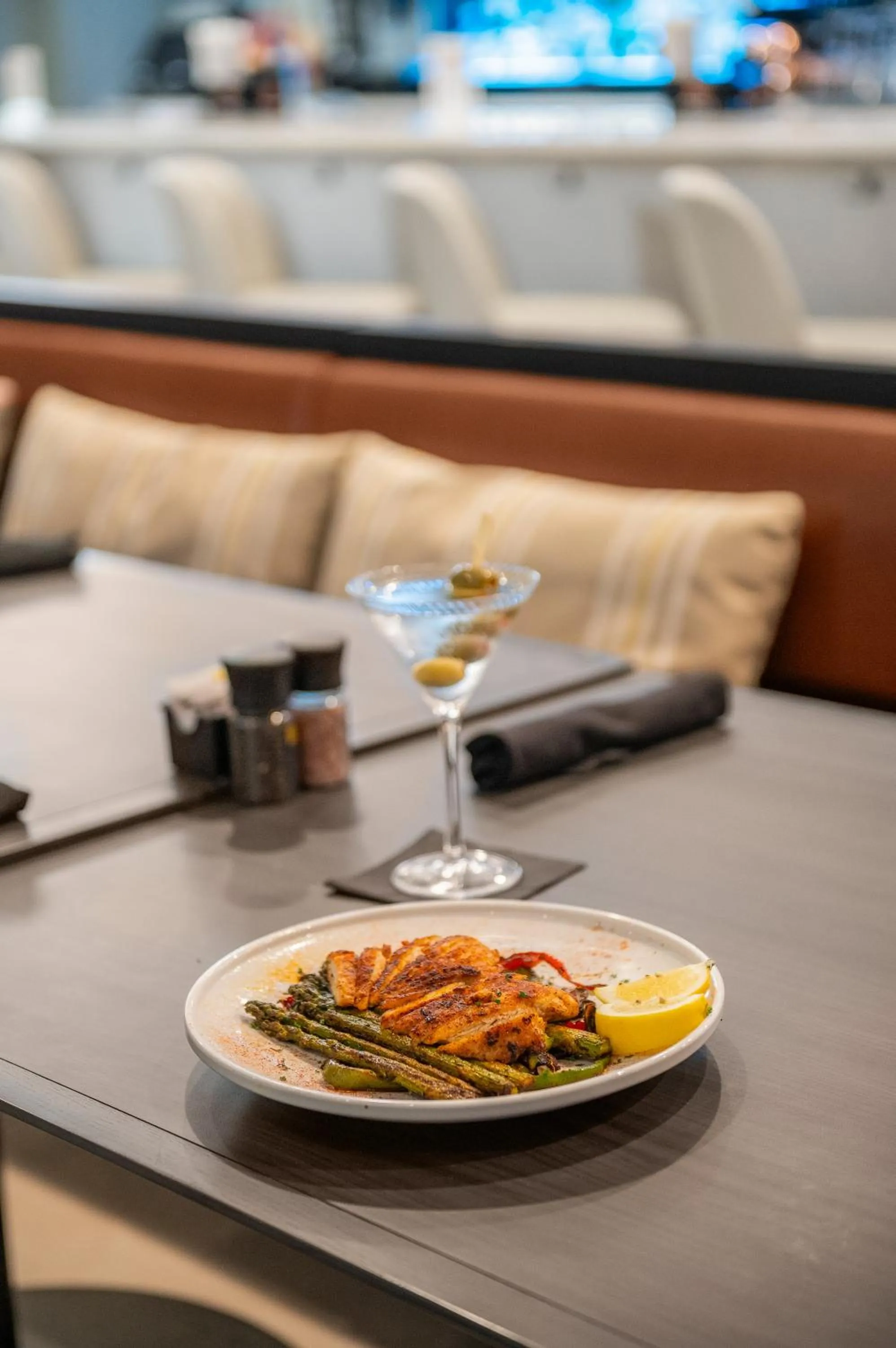 Restaurant/places to eat in Holiday Inn Gonzales by IHG