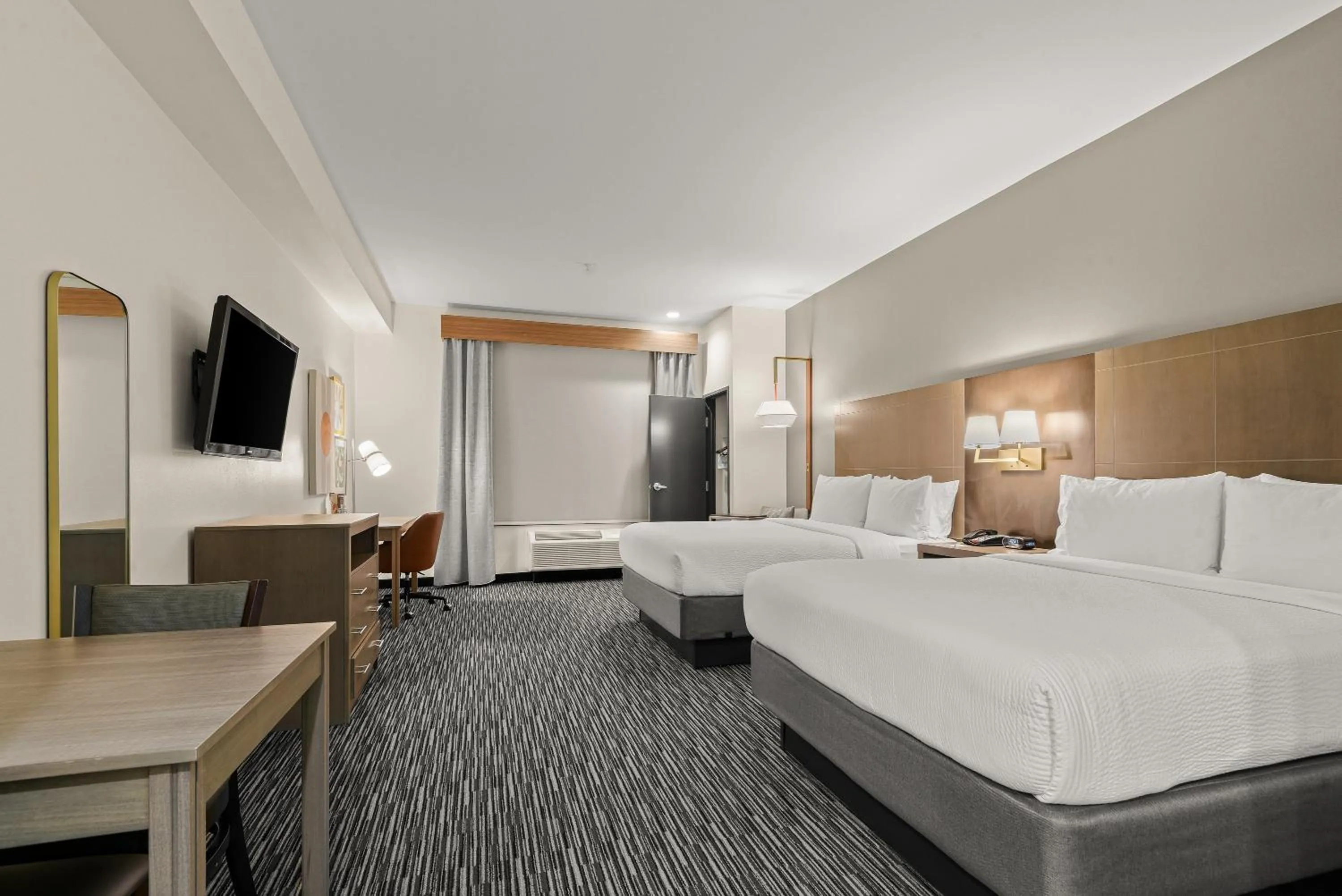 Bed in Holiday Inn Gonzales by IHG