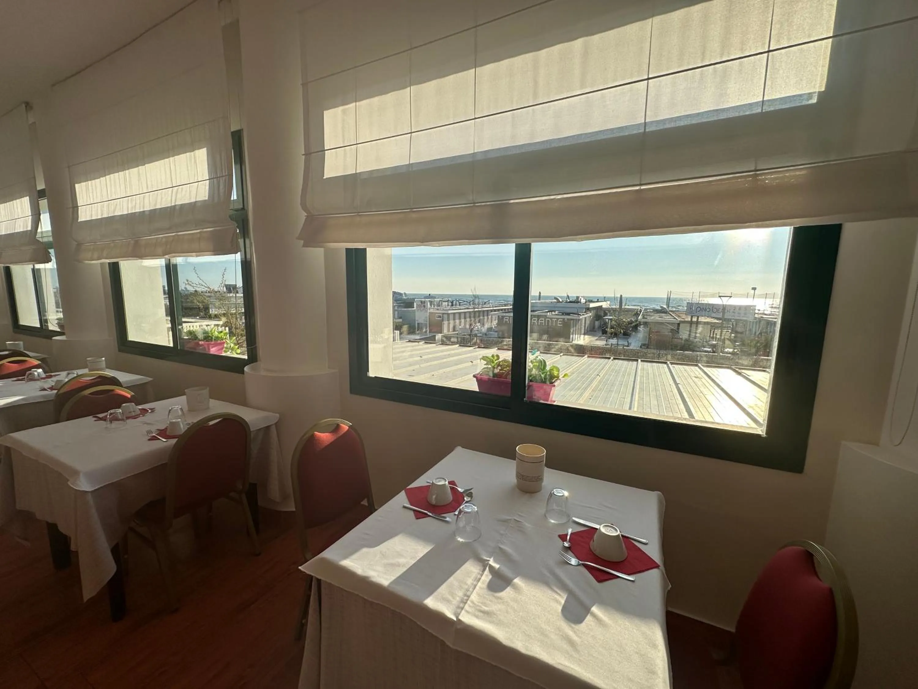 Restaurant/places to eat in Hotel Centrale