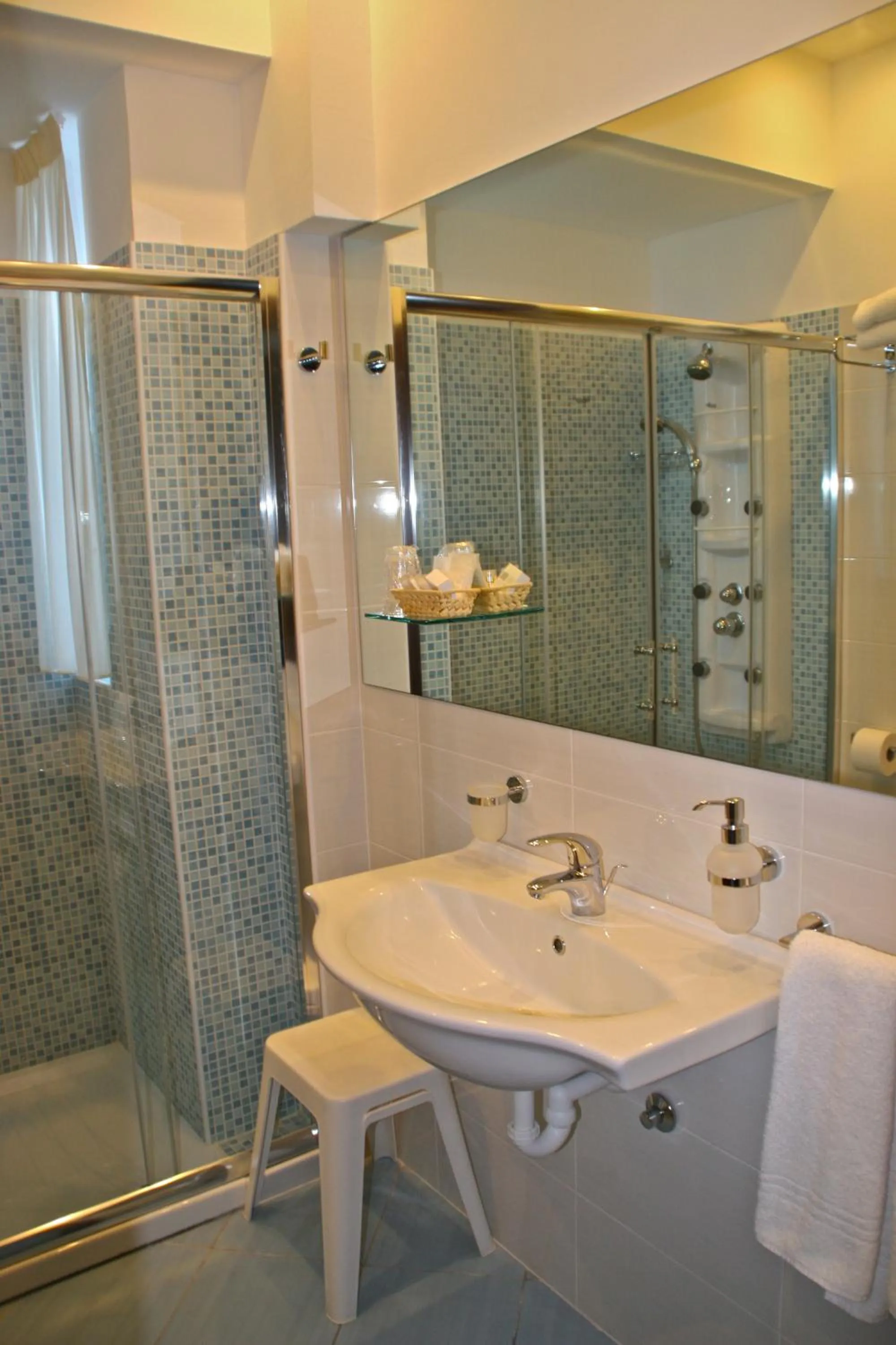 Bathroom in Hotel Centrale