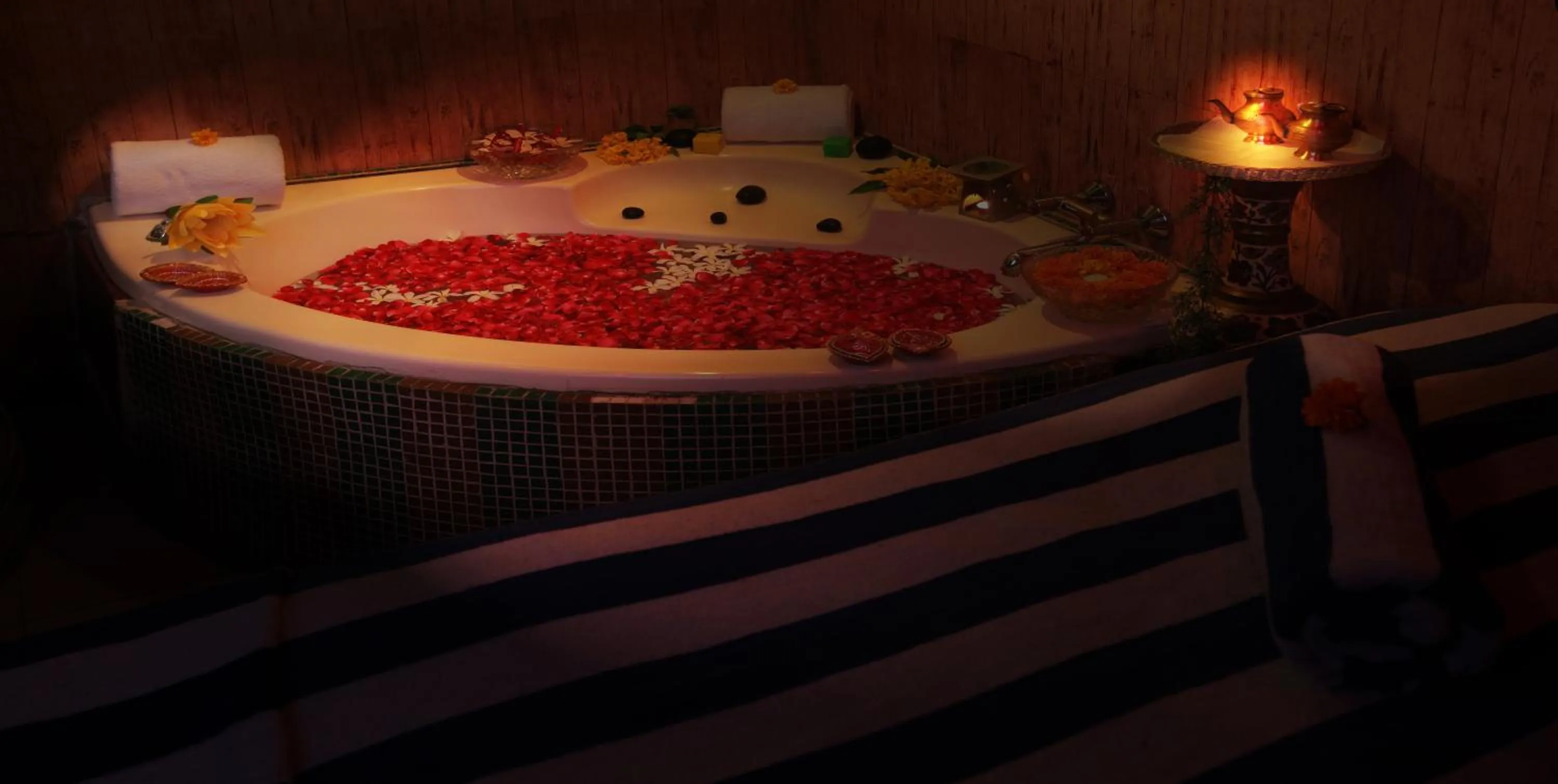 Hot Tub in Regenta Orko's Haridwar, Motichur , 10 min from Har ki Pauri