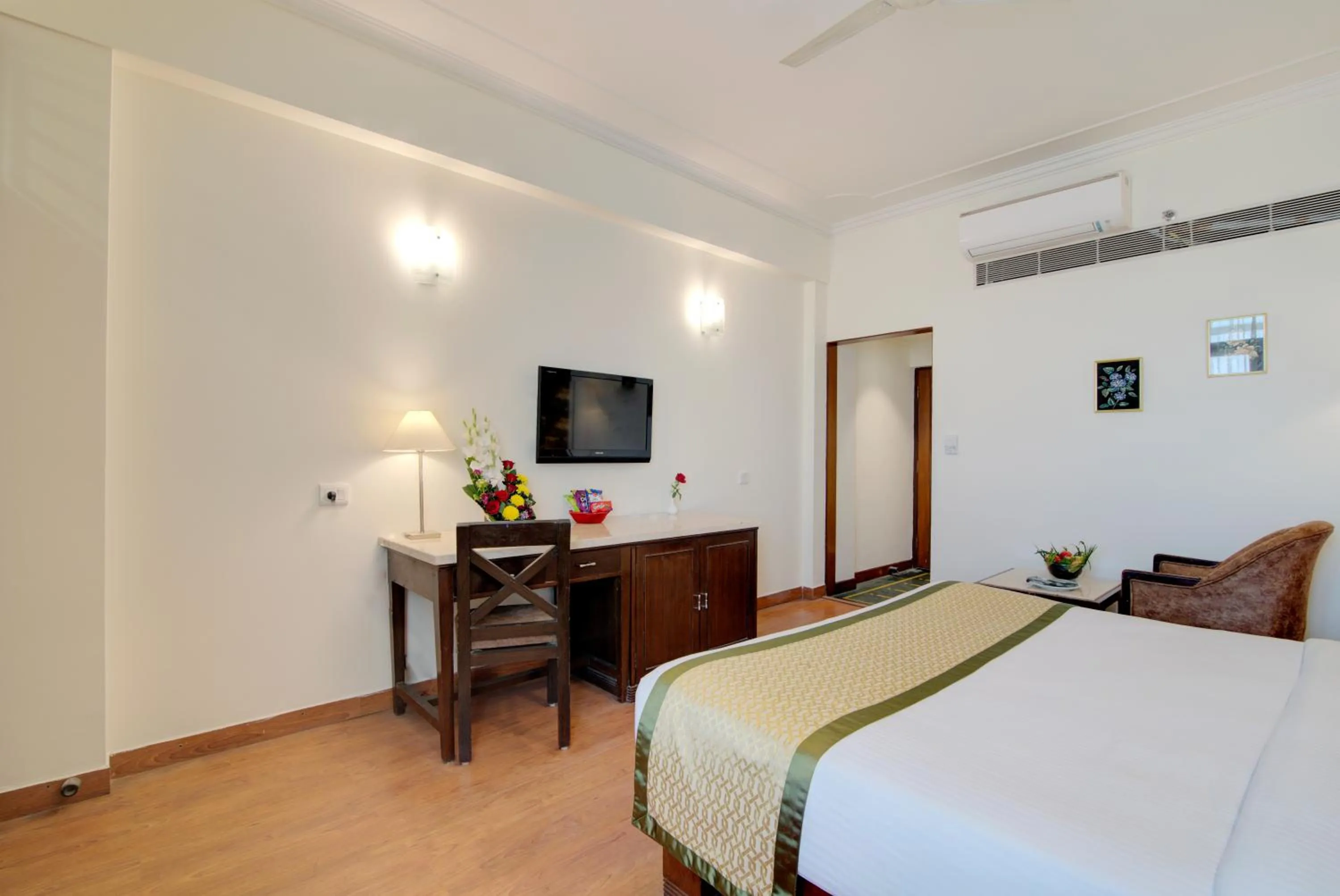 Bed in Regenta Orko's Haridwar, Motichur , 10 min from Har ki Pauri