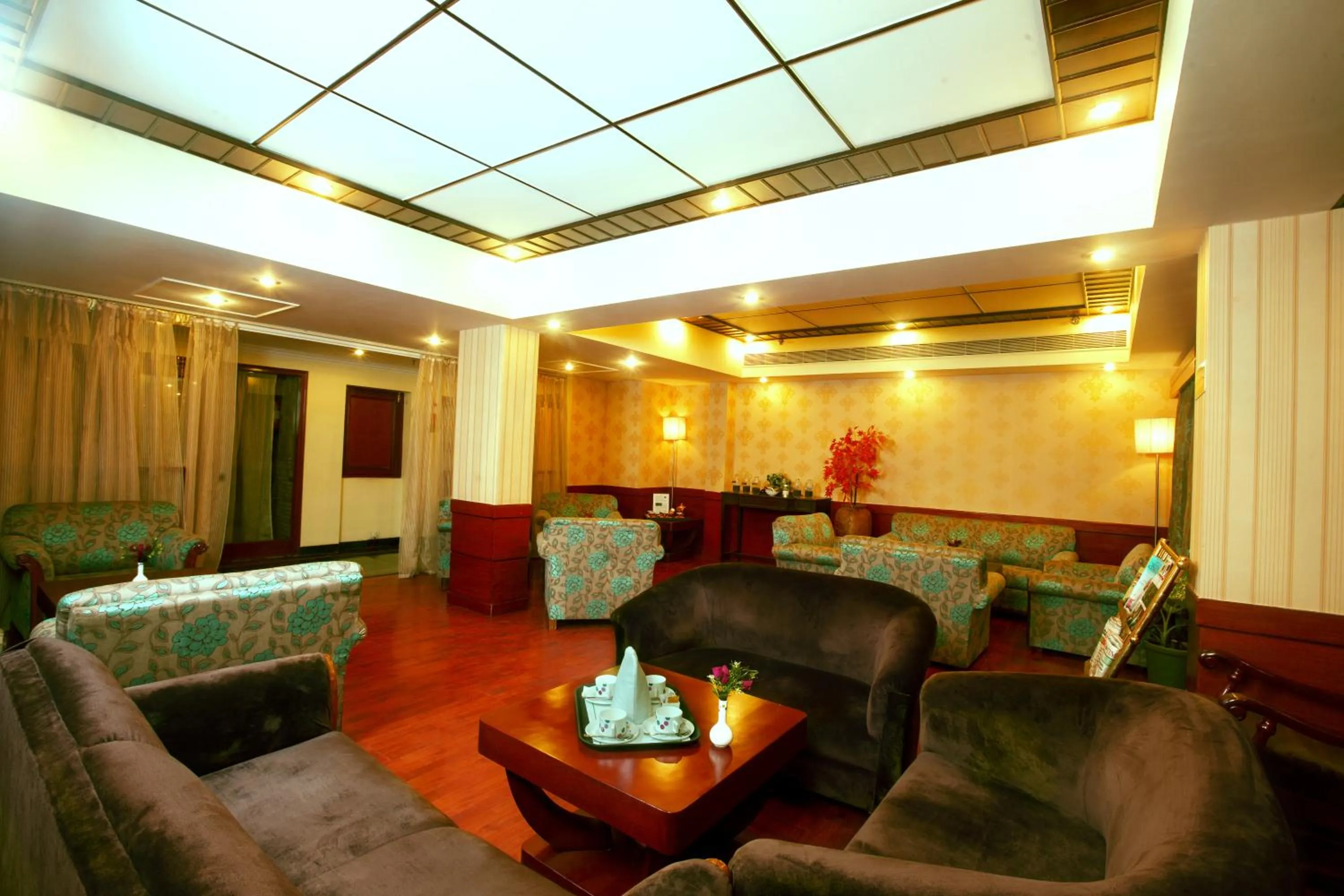 Communal lounge/ TV room in Regenta Orko's Haridwar, Motichur , 10 min from Har ki Pauri