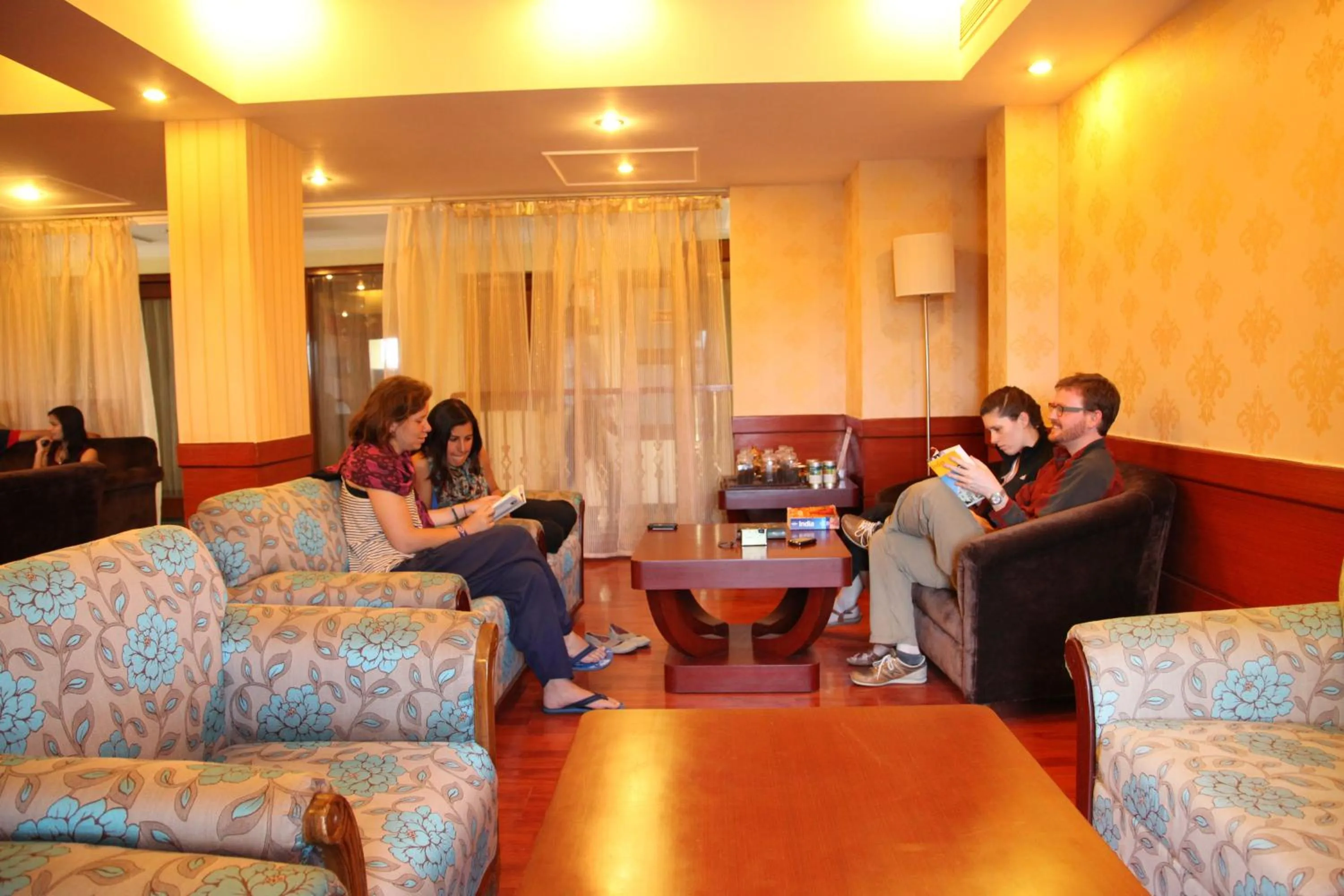 Communal lounge/ TV room in Regenta Orko's Haridwar, Motichur , 10 min from Har ki Pauri