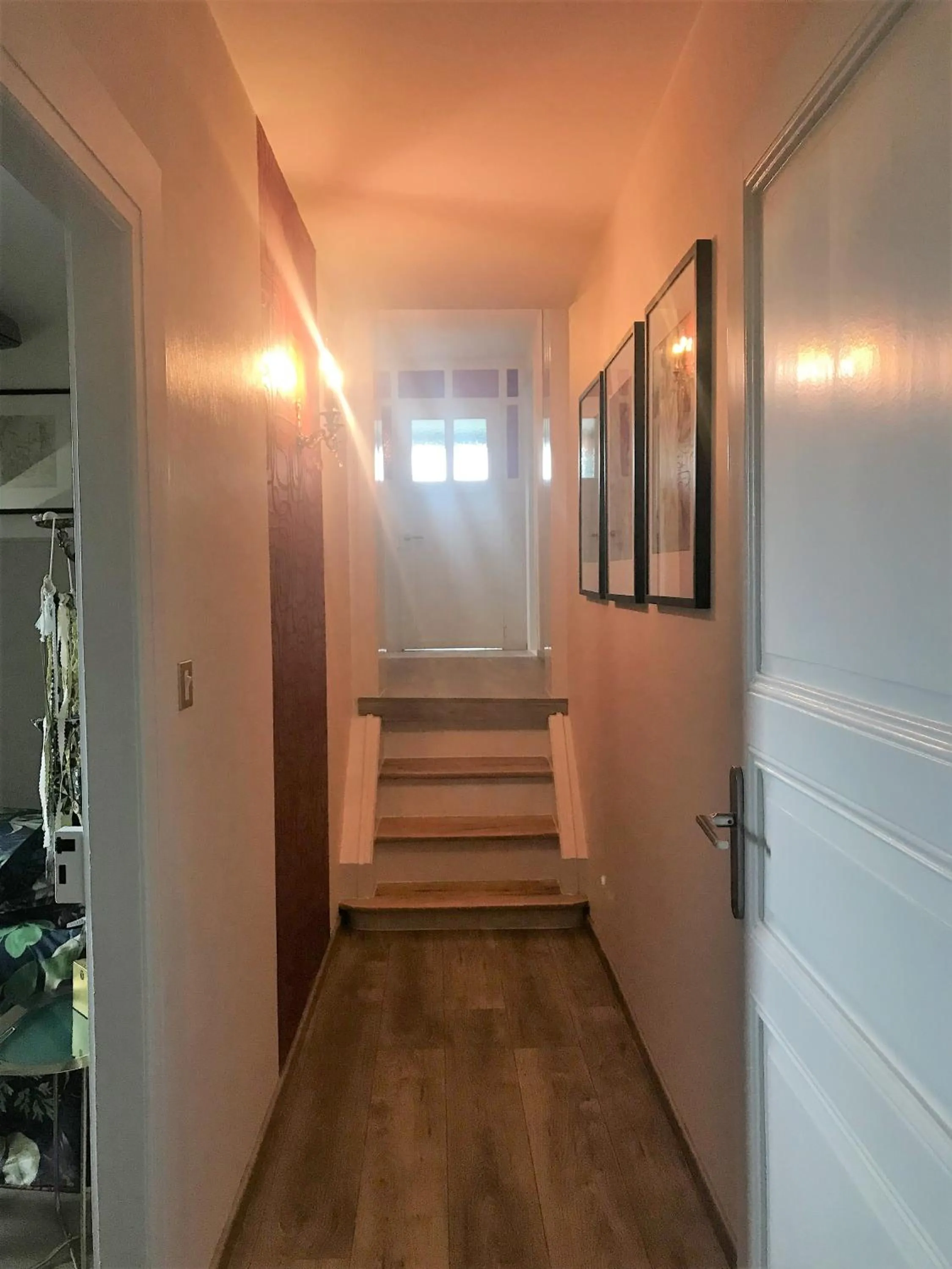 Facade/entrance in La Roseraie