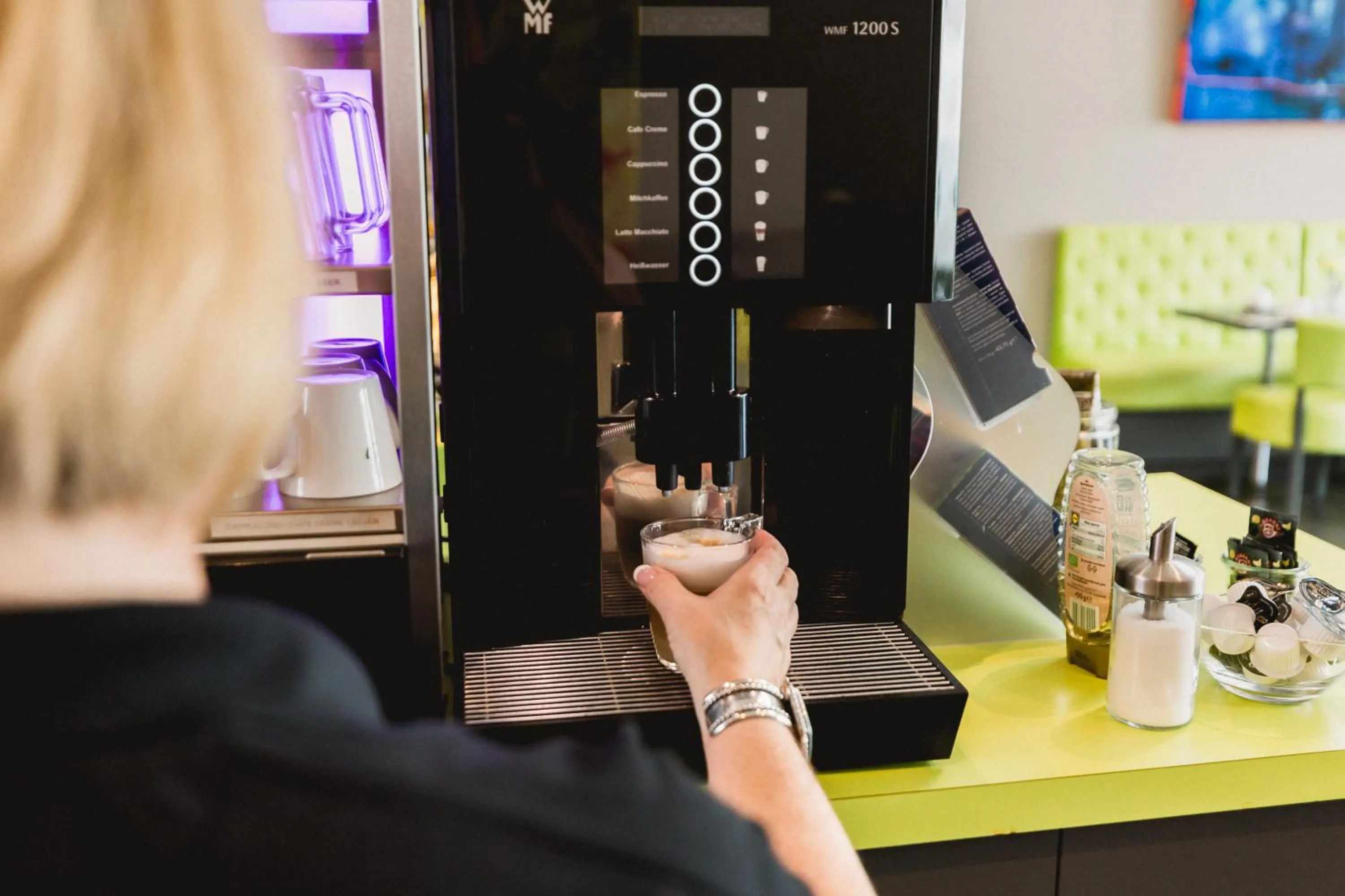 Restaurant/places to eat in SleepySleepy Hotel Dillingen