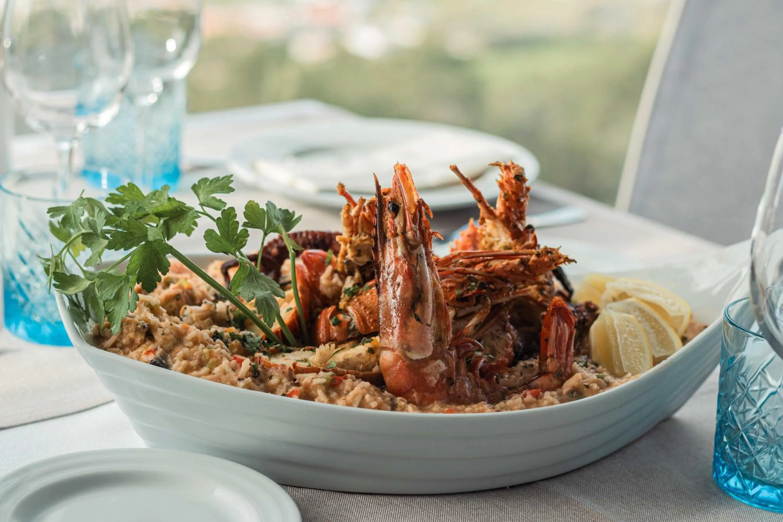 Restaurant/places to eat in Miramar Hotel Spa & Apartments