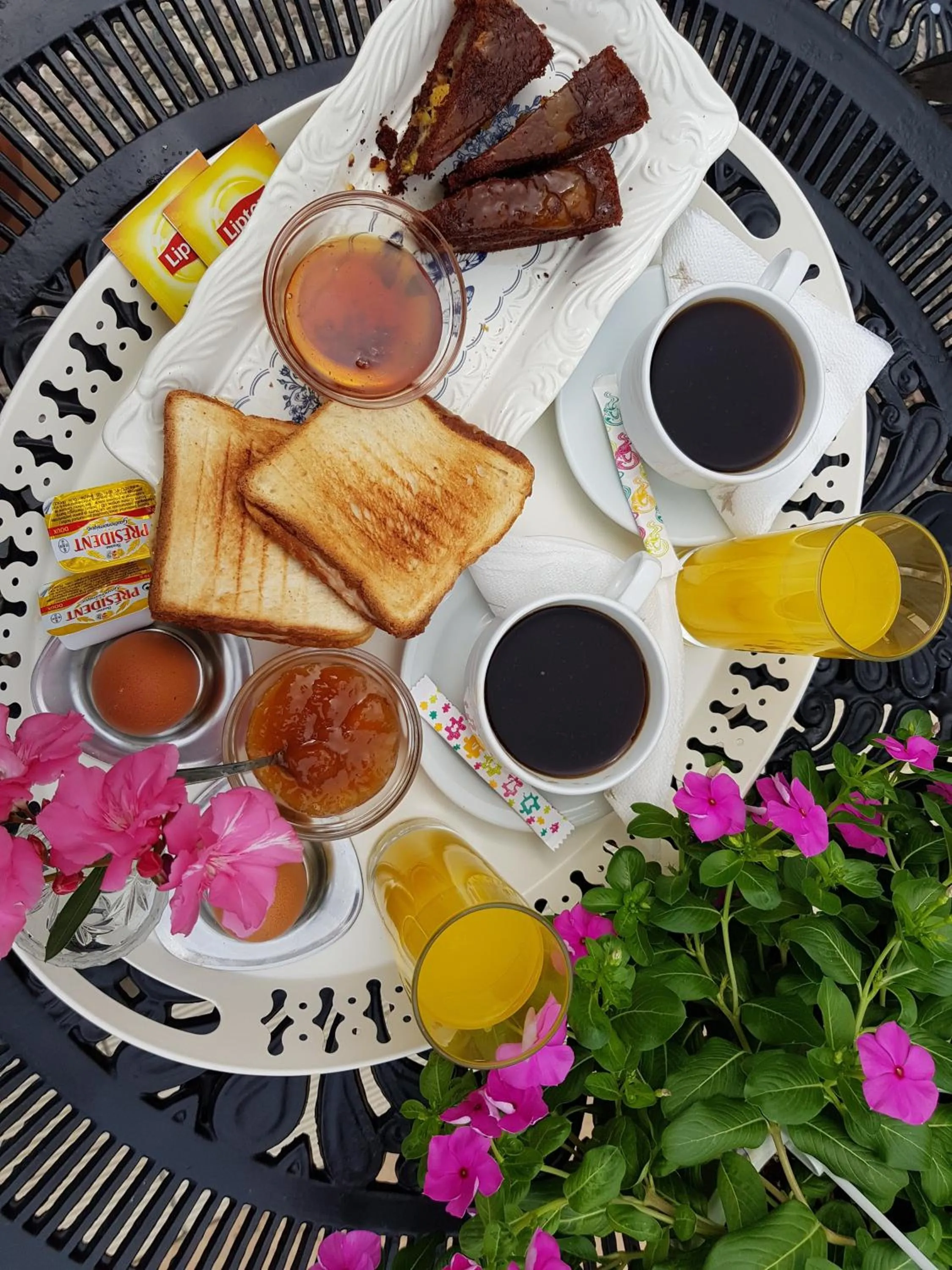 Breakfast in Hotel George