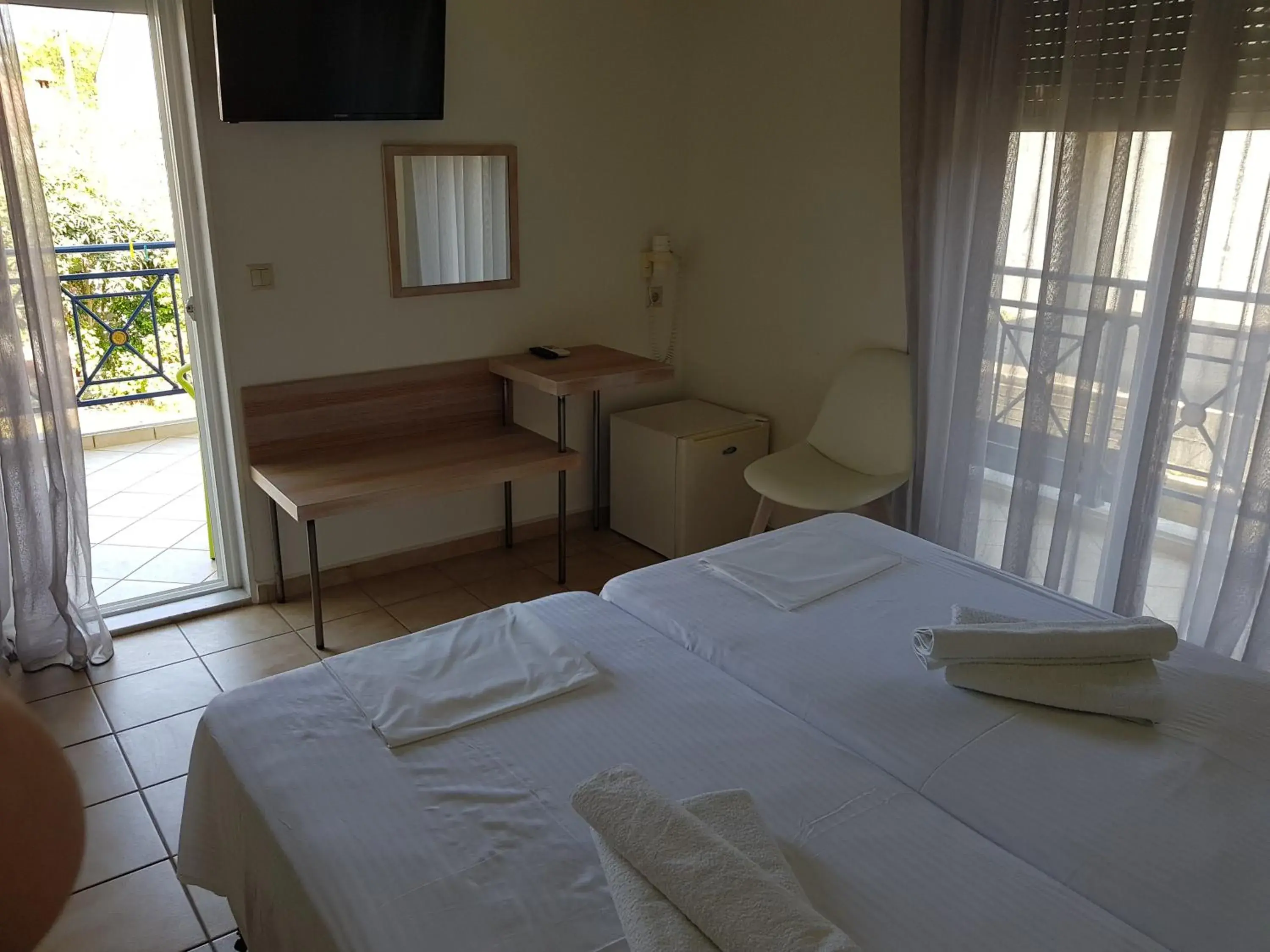 Double or Twin Room in Hotel George Double or Twin Room in Hotel George