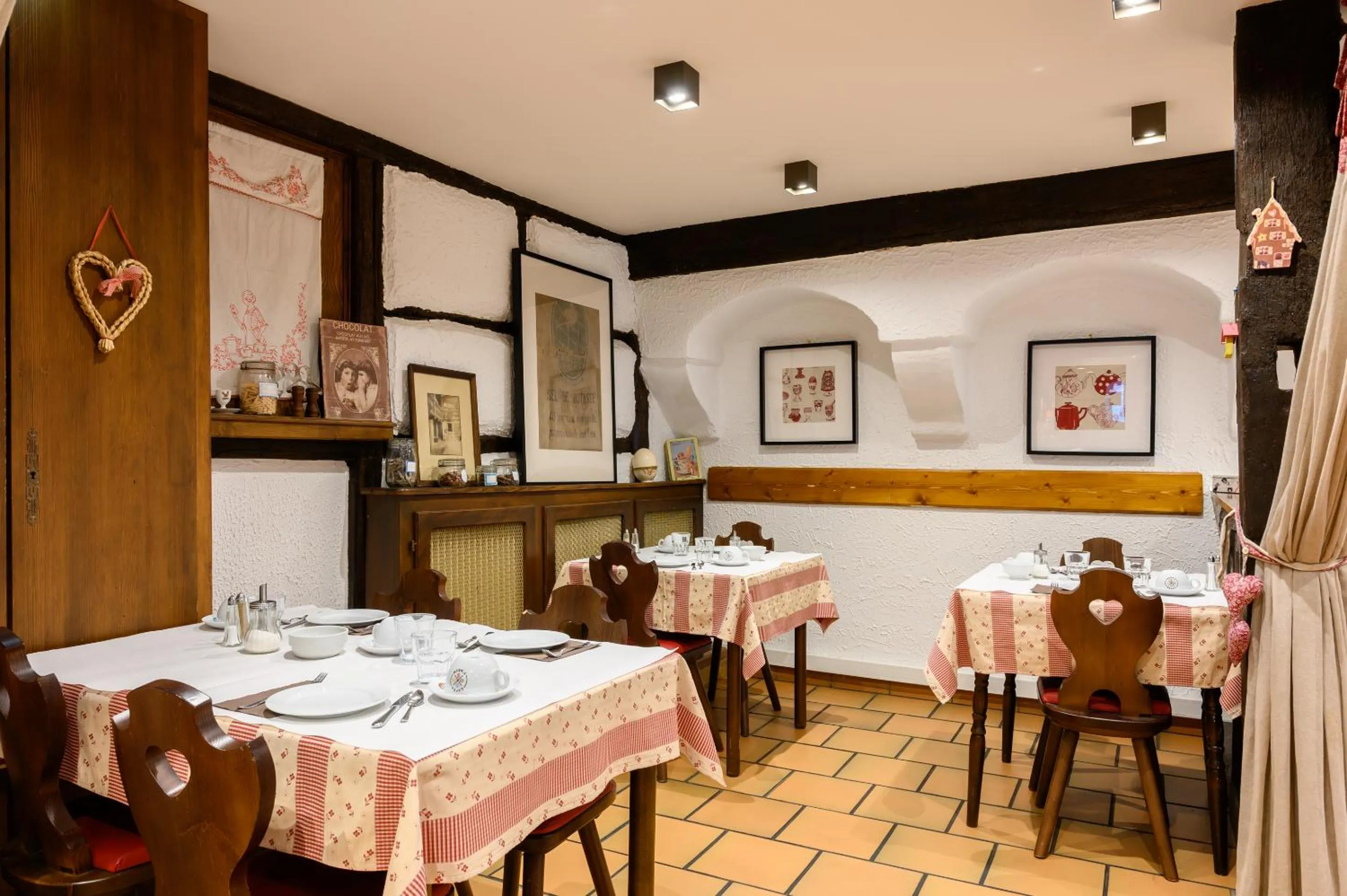 Restaurant/places to eat in Hôtel le Saint Nicolas
