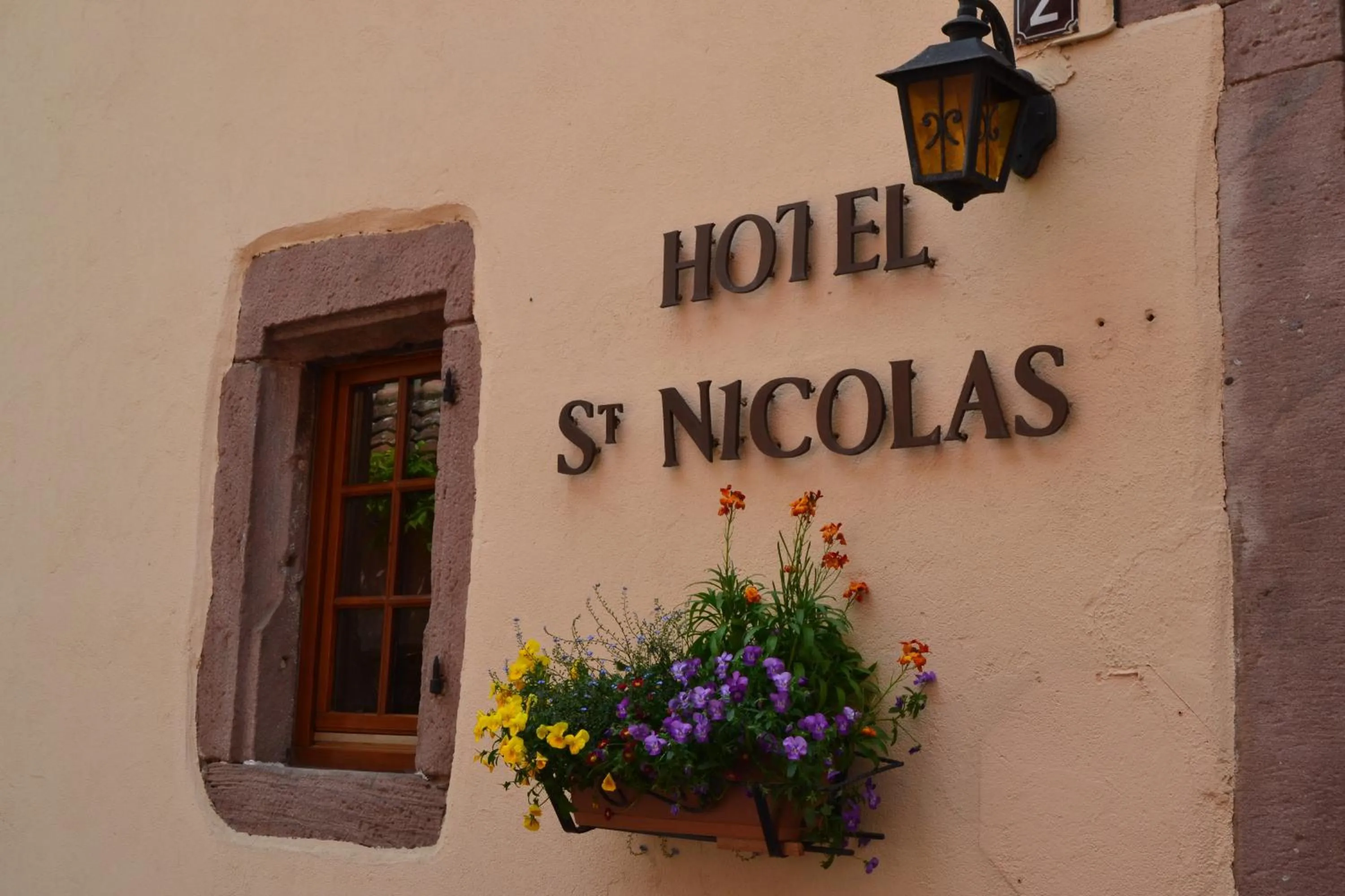 Facade/entrance in Hôtel le Saint Nicolas