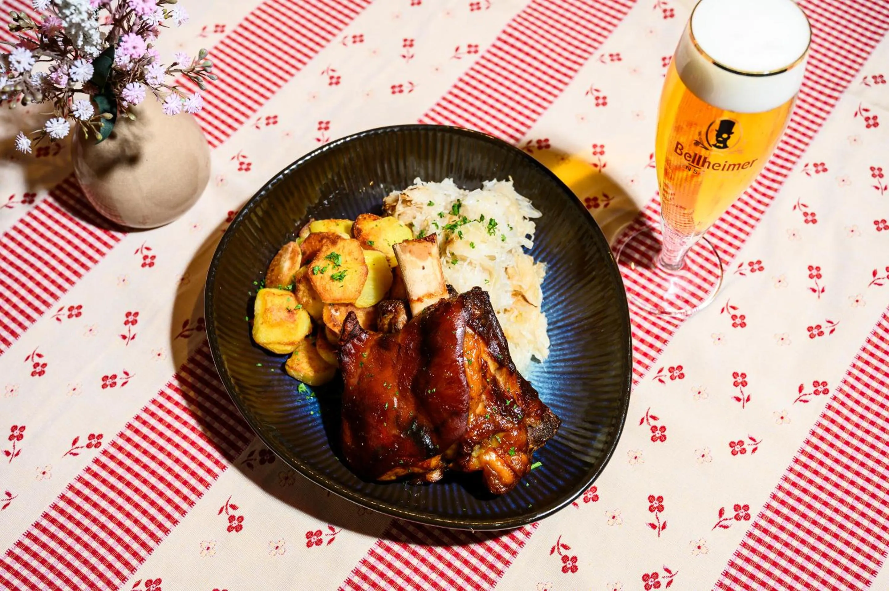 Restaurant/places to eat in Hôtel le Saint Nicolas