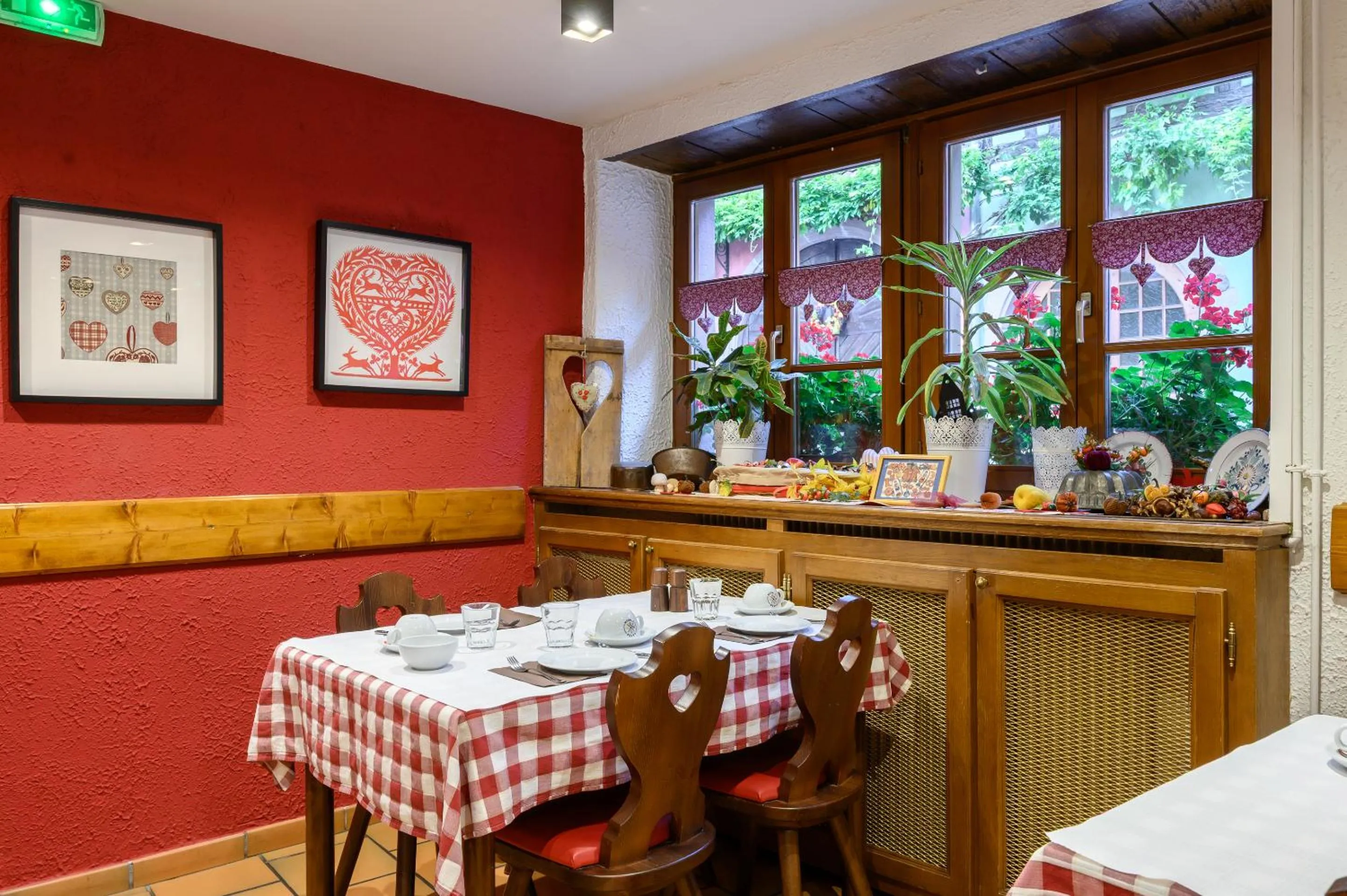 Restaurant/places to eat in Hôtel le Saint Nicolas