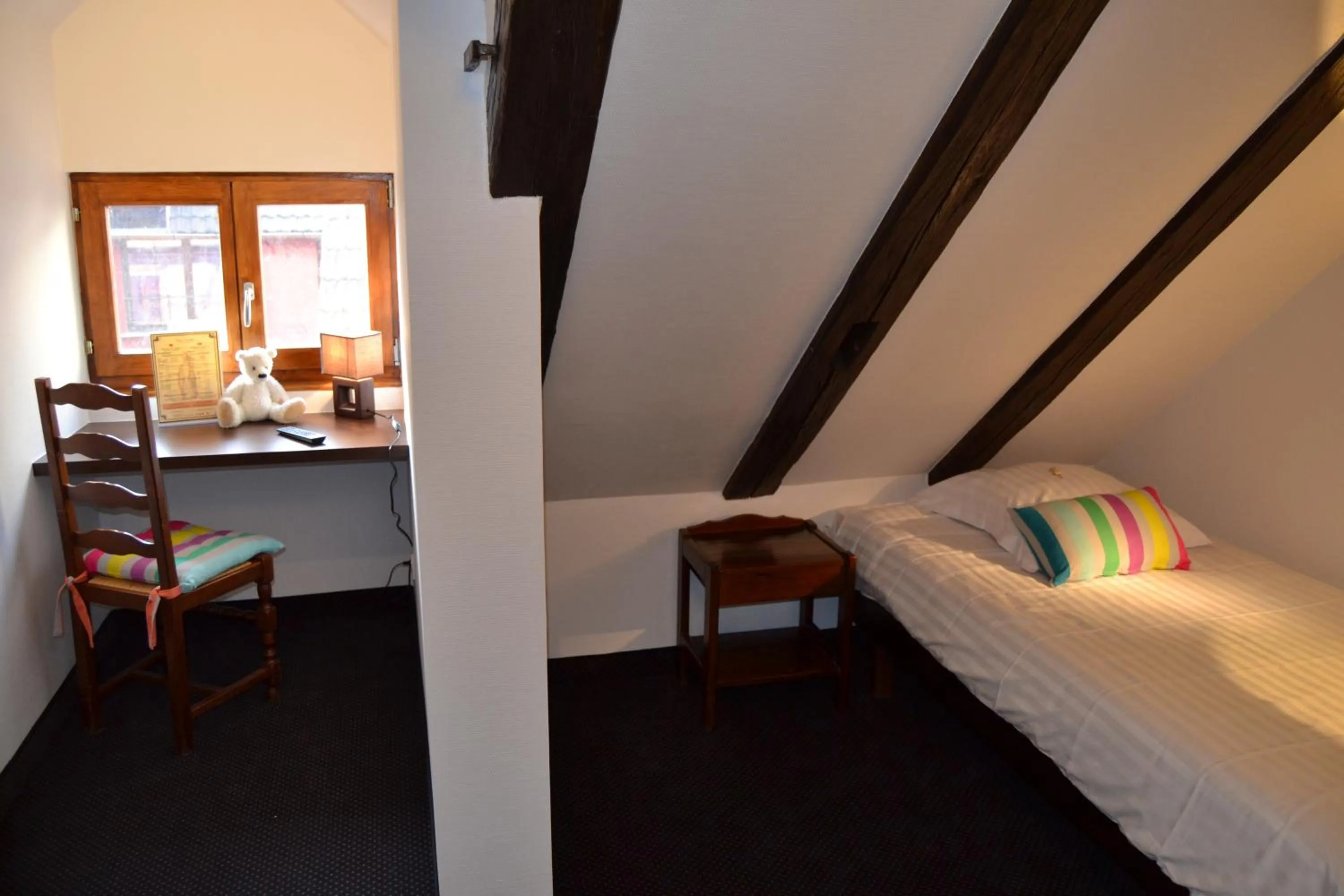 Photo of the whole room, Bed in Hôtel le Saint Nicolas