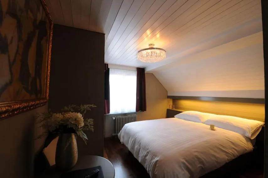 Day, Bed in Hotel Limmatblick