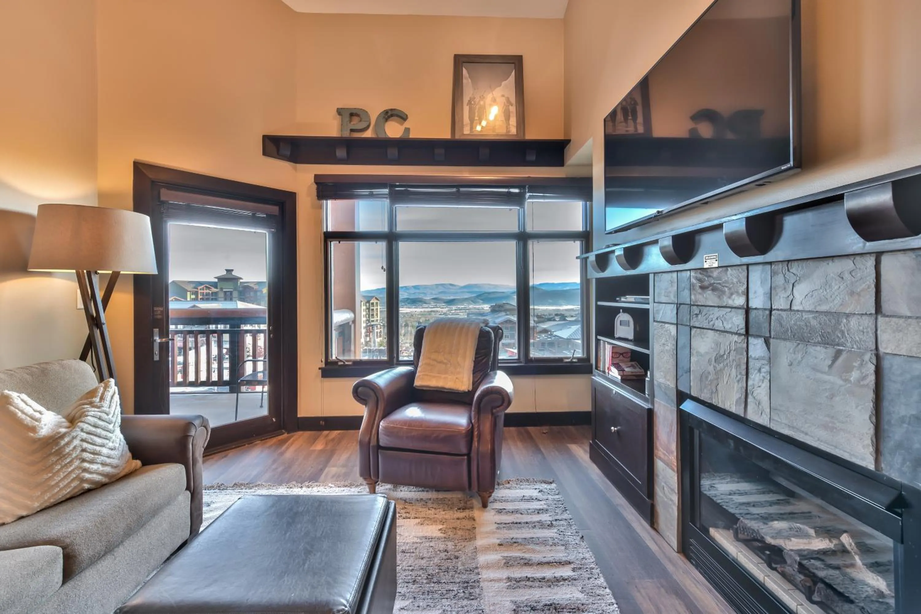 TV and multimedia in Superior Ski In Ski out, Top floor Penthouse, Pool, Hot Tubs Conde Nast Forbes Award Winner B508