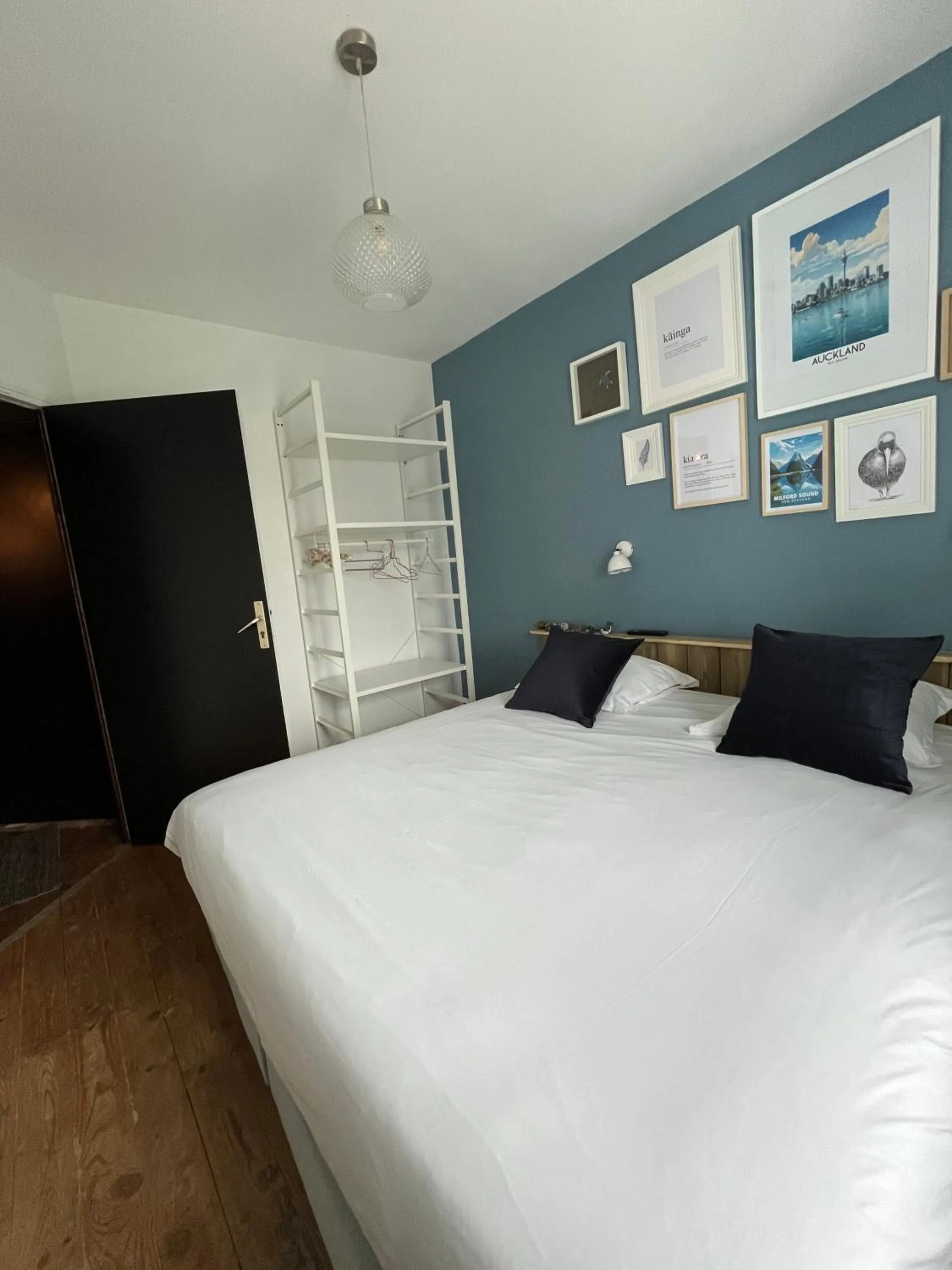 Decorative detail, Bed in Hôtel Restaurant La Maison